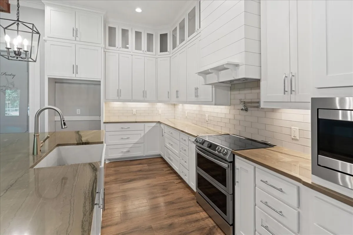 Lots of counter space