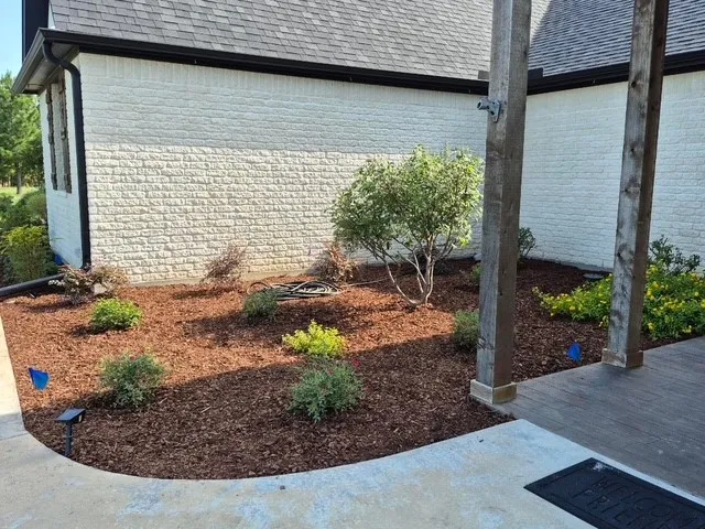 Beautifully manicured flower bed!!