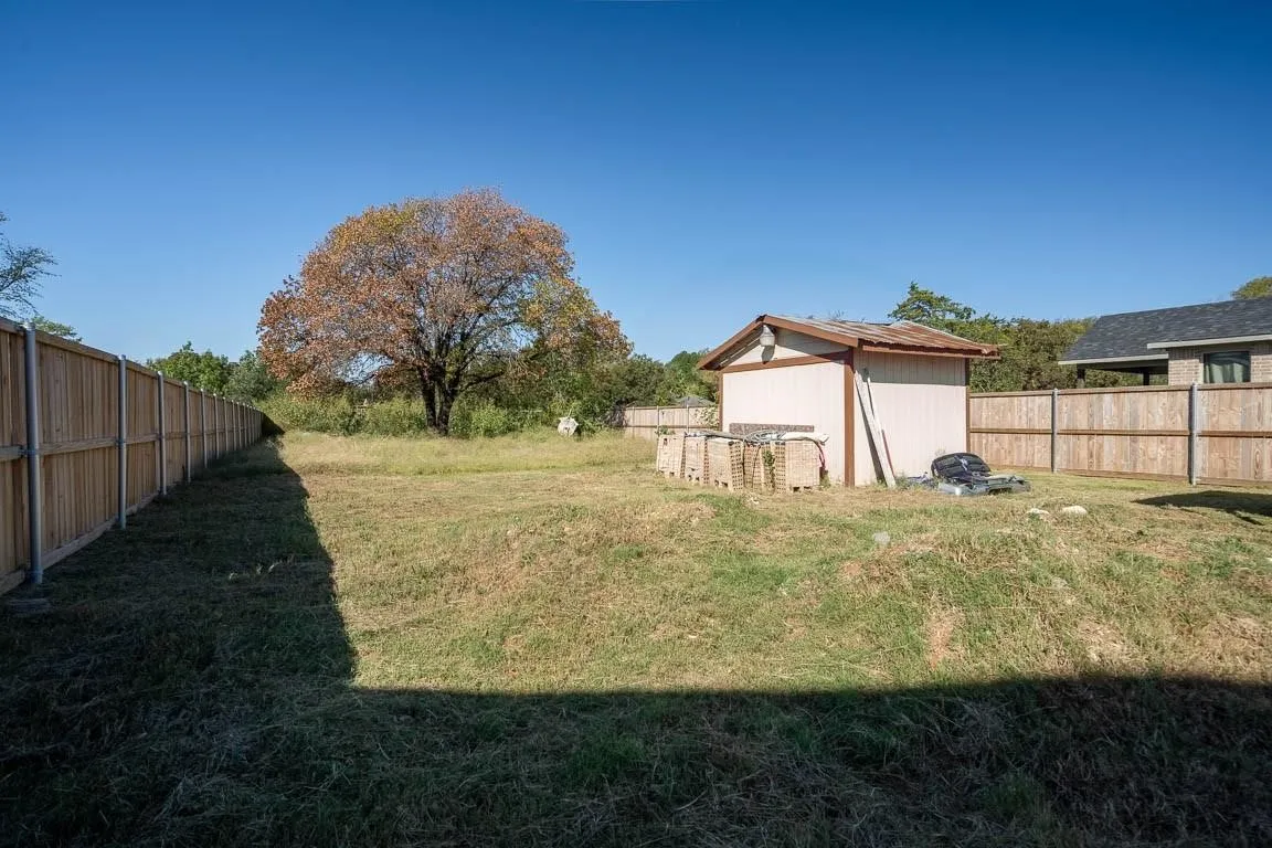 Single Family Residence For Sale in Dallas County , 4115 S Peachtree Road, Balch Springs, Texas 75180, 3 Bedroom, 2 Bathroom, Garage spaces, 1,426 Sqft, built in 1952, mls#21298506, Real Estate Agent in Balch Springs, Homes For Sale in Dallas county, Homes For Sale in Balch Springs, Realtor in Balch Springs Texas, Real Estate Brokerage Independent Realty Texas, Luminita Cordes Realtor