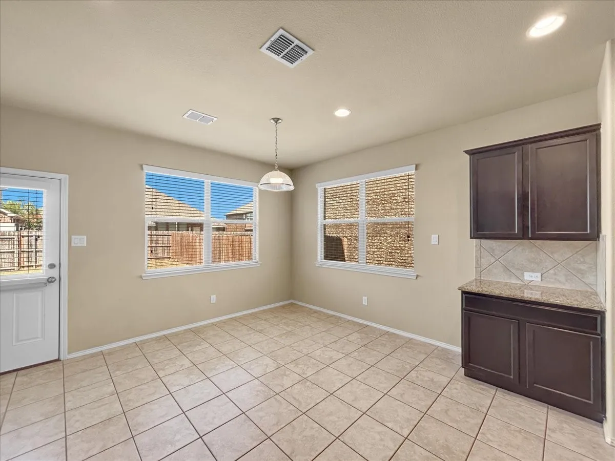 Single Family Residence For Rent in Tarrant County , 12312 Walden Wood Drive, Fort Worth, Texas 76244, 4 Bedroom, 3 Bathroom, 2 Garage spaces, 1,846 Sqft, built in 2012, mls#21298509, Real Estate Agent in Fort Worth, Homes For Rent in Tarrant county, Homes For Rent in Fort Worth, Realtor in Fort Worth Texas, Real Estate Brokerage Independent Realty Texas, Luminita Cordes Realtor