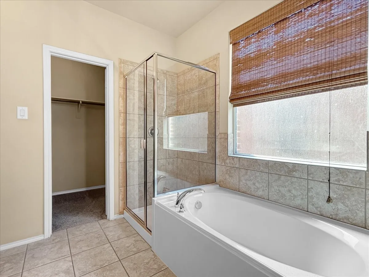 Single Family Residence For Rent in Tarrant County , 12312 Walden Wood Drive, Fort Worth, Texas 76244, 4 Bedroom, 3 Bathroom, 2 Garage spaces, 1,846 Sqft, built in 2012, mls#21298509, Real Estate Agent in Fort Worth, Homes For Rent in Tarrant county, Homes For Rent in Fort Worth, Realtor in Fort Worth Texas, Real Estate Brokerage Independent Realty Texas, Luminita Cordes Realtor
