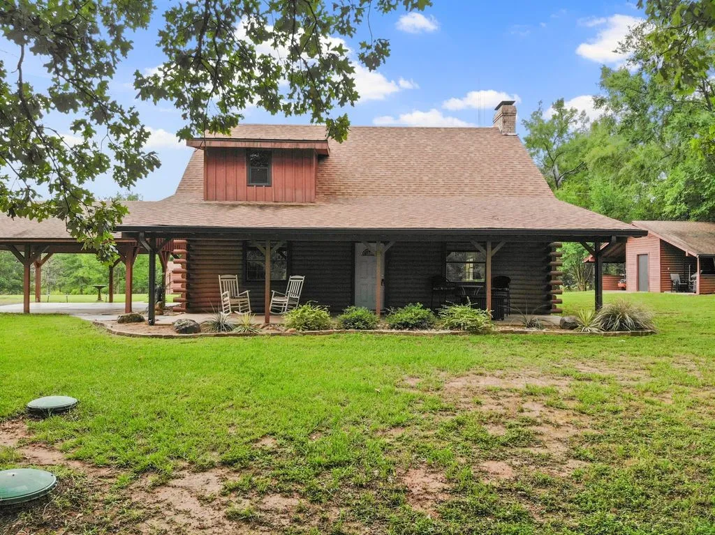 Single Family Residence For Sale in Titus County , 579 FM 2882, Mt Pleasant, Texas 75455, 3 Bedroom, 2 Bathroom, Garage spaces, 2,115 Sqft, built in 1988, mls#21298489, Real Estate Agent in Mt Pleasant, Homes For Sale in Titus county, Homes For Sale in Mt Pleasant, Realtor in Mt Pleasant Texas, Real Estate Brokerage Independent Realty Texas, Luminita Cordes Realtor