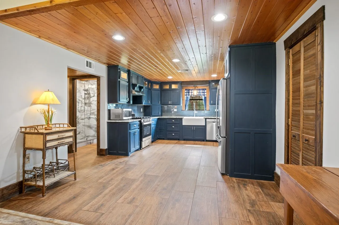 Single Family Residence For Sale in Titus County , 579 FM 2882, Mt Pleasant, Texas 75455, 3 Bedroom, 2 Bathroom, Garage spaces, 2,115 Sqft, built in 1988, mls#21298489, Real Estate Agent in Mt Pleasant, Homes For Sale in Titus county, Homes For Sale in Mt Pleasant, Realtor in Mt Pleasant Texas, Real Estate Brokerage Independent Realty Texas, Luminita Cordes Realtor