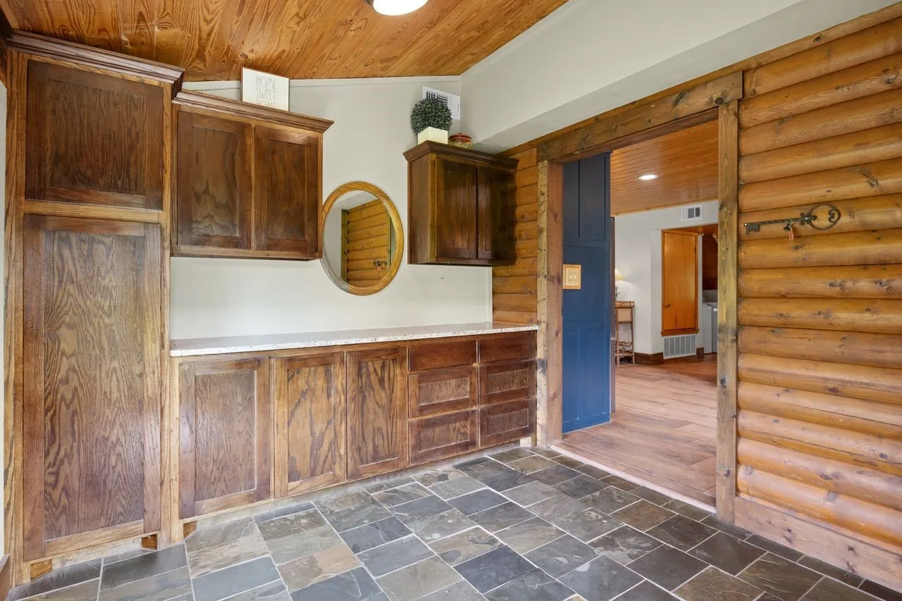 Single Family Residence For Sale in Titus County , 579 FM 2882, Mt Pleasant, Texas 75455, 3 Bedroom, 2 Bathroom, Garage spaces, 2,115 Sqft, built in 1988, mls#21298489, Real Estate Agent in Mt Pleasant, Homes For Sale in Titus county, Homes For Sale in Mt Pleasant, Realtor in Mt Pleasant Texas, Real Estate Brokerage Independent Realty Texas, Luminita Cordes Realtor