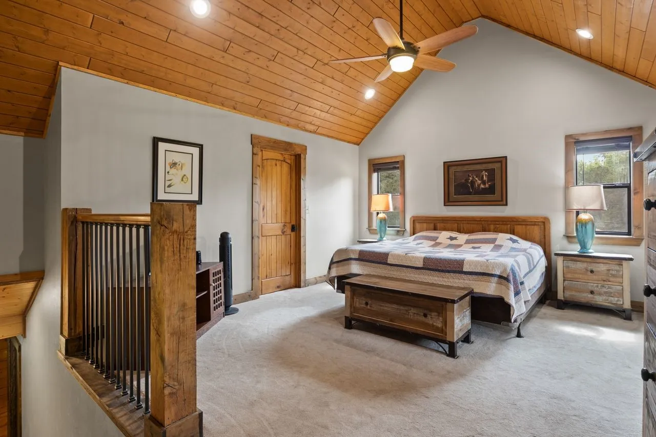Single Family Residence For Sale in Titus County , 579 FM 2882, Mt Pleasant, Texas 75455, 3 Bedroom, 2 Bathroom, Garage spaces, 2,115 Sqft, built in 1988, mls#21298489, Real Estate Agent in Mt Pleasant, Homes For Sale in Titus county, Homes For Sale in Mt Pleasant, Realtor in Mt Pleasant Texas, Real Estate Brokerage Independent Realty Texas, Luminita Cordes Realtor