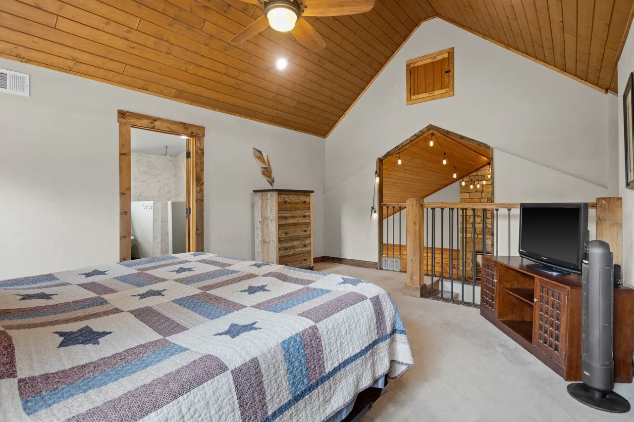 Single Family Residence For Sale in Titus County , 579 FM 2882, Mt Pleasant, Texas 75455, 3 Bedroom, 2 Bathroom, Garage spaces, 2,115 Sqft, built in 1988, mls#21298489, Real Estate Agent in Mt Pleasant, Homes For Sale in Titus county, Homes For Sale in Mt Pleasant, Realtor in Mt Pleasant Texas, Real Estate Brokerage Independent Realty Texas, Luminita Cordes Realtor