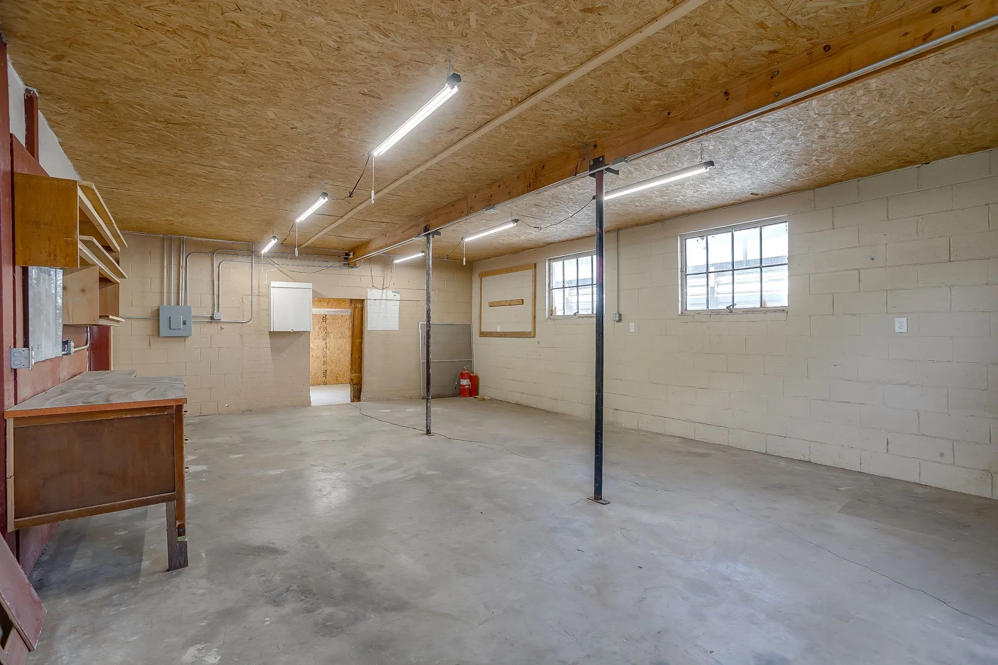 Single Family Residence For Sale in Tarrant County , 601 Perry Drive, White Settlement, Texas 76108, 3 Bedroom, 2 Bathroom, 2 Garage spaces, 1,411 Sqft, built in 1956, mls#21295211, Real Estate Agent in White Settlement, Homes For Sale in Tarrant county, Homes For Sale in White Settlement, Realtor in White Settlement Texas, Real Estate Brokerage Independent Realty Texas, Luminita Cordes Realtor