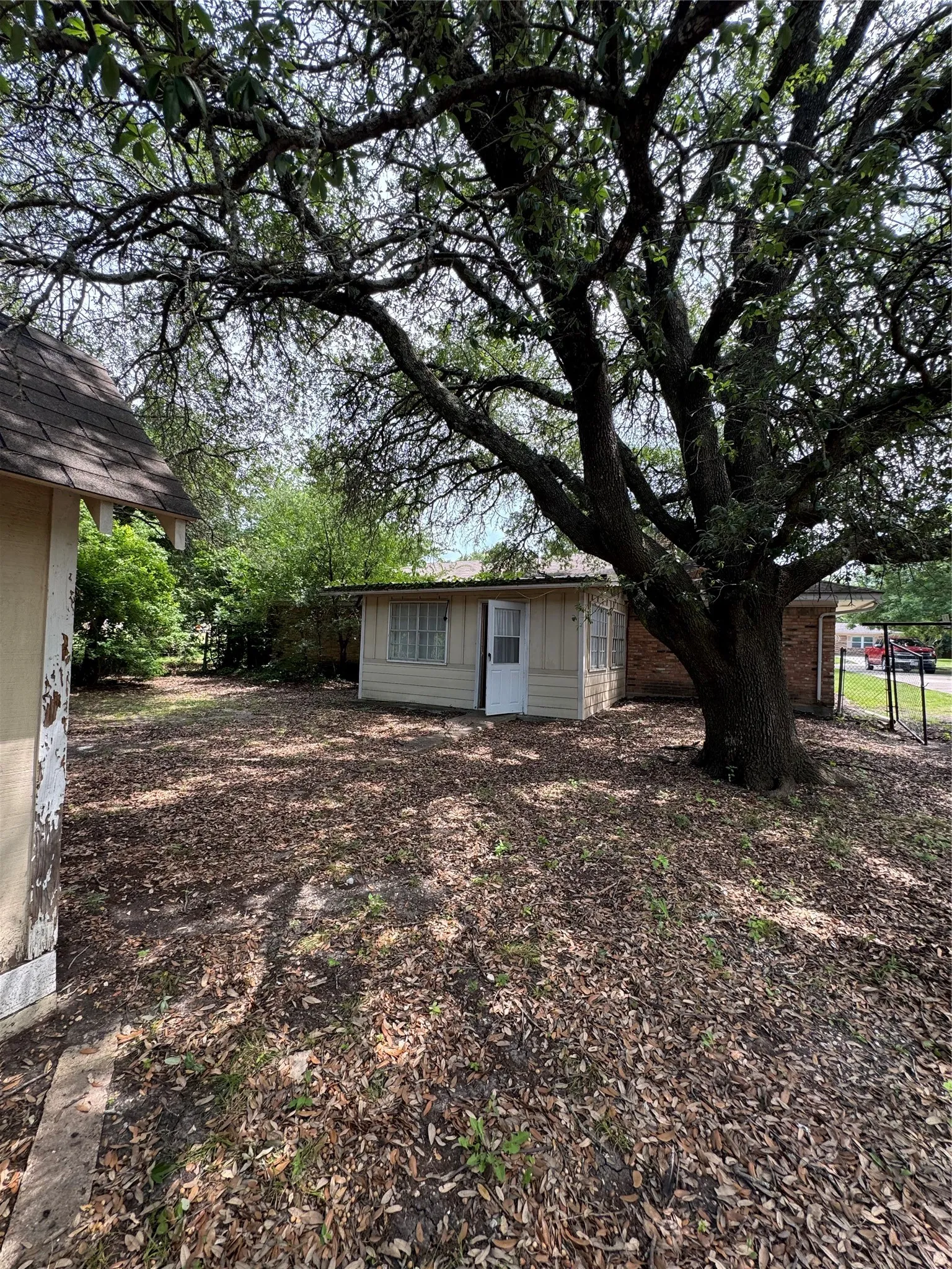 Single Family Residence For Sale in Collin County , 512 E Willow Lane, Princeton, Texas 75407, 3 Bedrooms, 2 Bathrooms, 2 Garage spaces, 1,530 Sqft, built in 1975, Price $229,999, mls#21298453, Real Estate Agent in Princeton, Homes For Sale in Collin county, Homes For Sale in Princeton, Realtor in Princeton Texas, Real Estate Brokerage Independent Realty Texas, Luminita Cordes Realtor