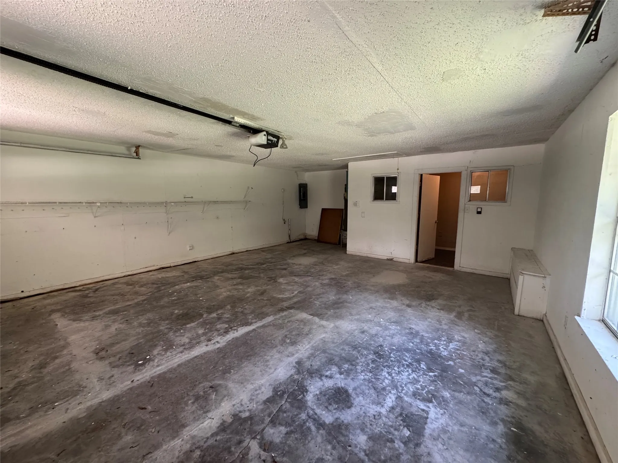 Single Family Residence For Sale in Collin County , 512 E Willow Lane, Princeton, Texas 75407, 3 Bedrooms, 2 Bathrooms, 2 Garage spaces, 1,530 Sqft, built in 1975, Price $229,999, mls#21298453, Real Estate Agent in Princeton, Homes For Sale in Collin county, Homes For Sale in Princeton, Realtor in Princeton Texas, Real Estate Brokerage Independent Realty Texas, Luminita Cordes Realtor