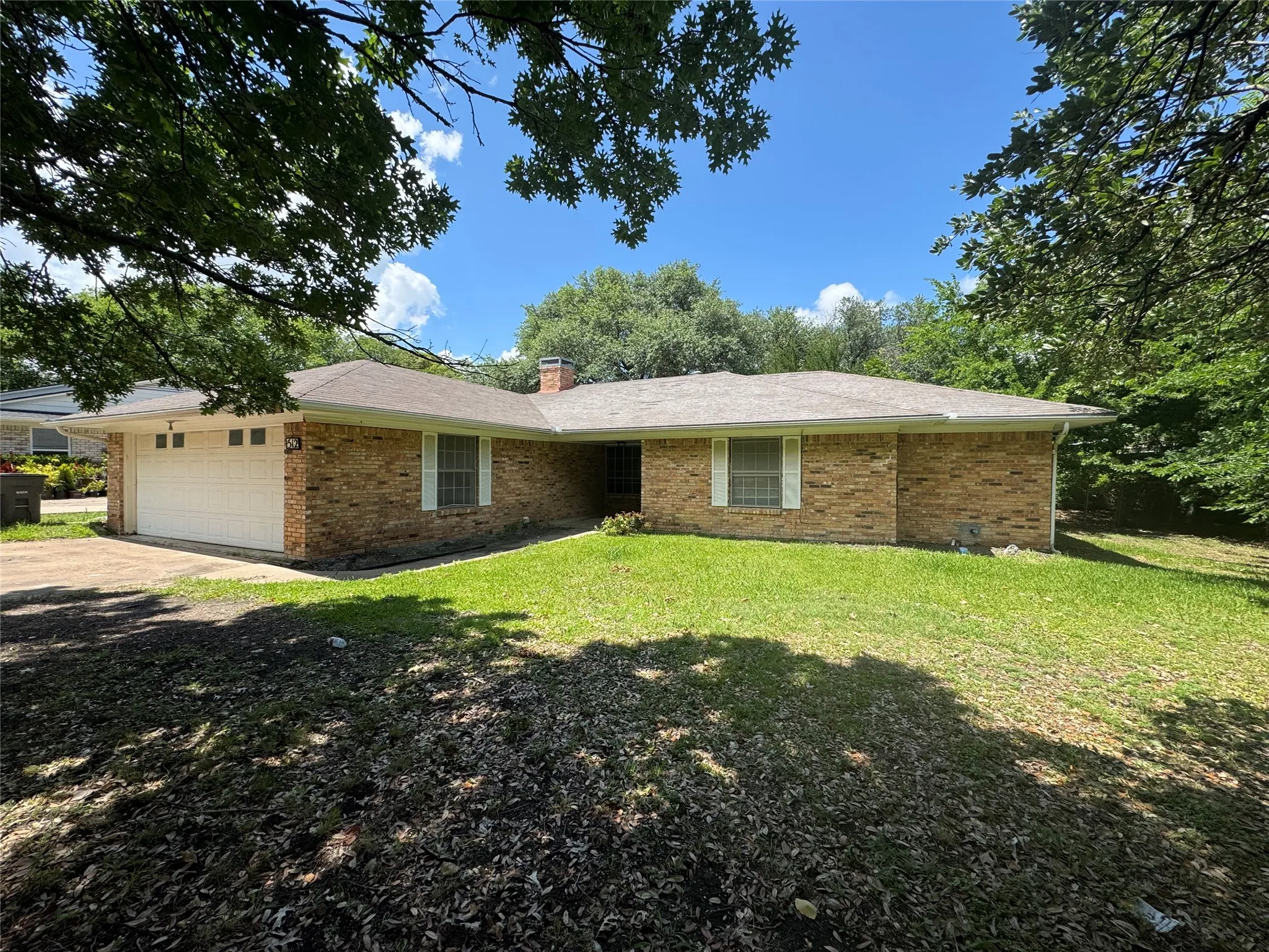 Single Family Residence For Sale in Collin County , 512 E Willow Lane, Princeton, Texas 75407, 3 Bedrooms, 2 Bathrooms, 2 Garage spaces, 1,530 Sqft, built in 1975, Price $229,999, mls#21298453, Real Estate Agent in Princeton, Homes For Sale in Collin county, Homes For Sale in Princeton, Realtor in Princeton Texas, Real Estate Brokerage Independent Realty Texas, Luminita Cordes Realtor