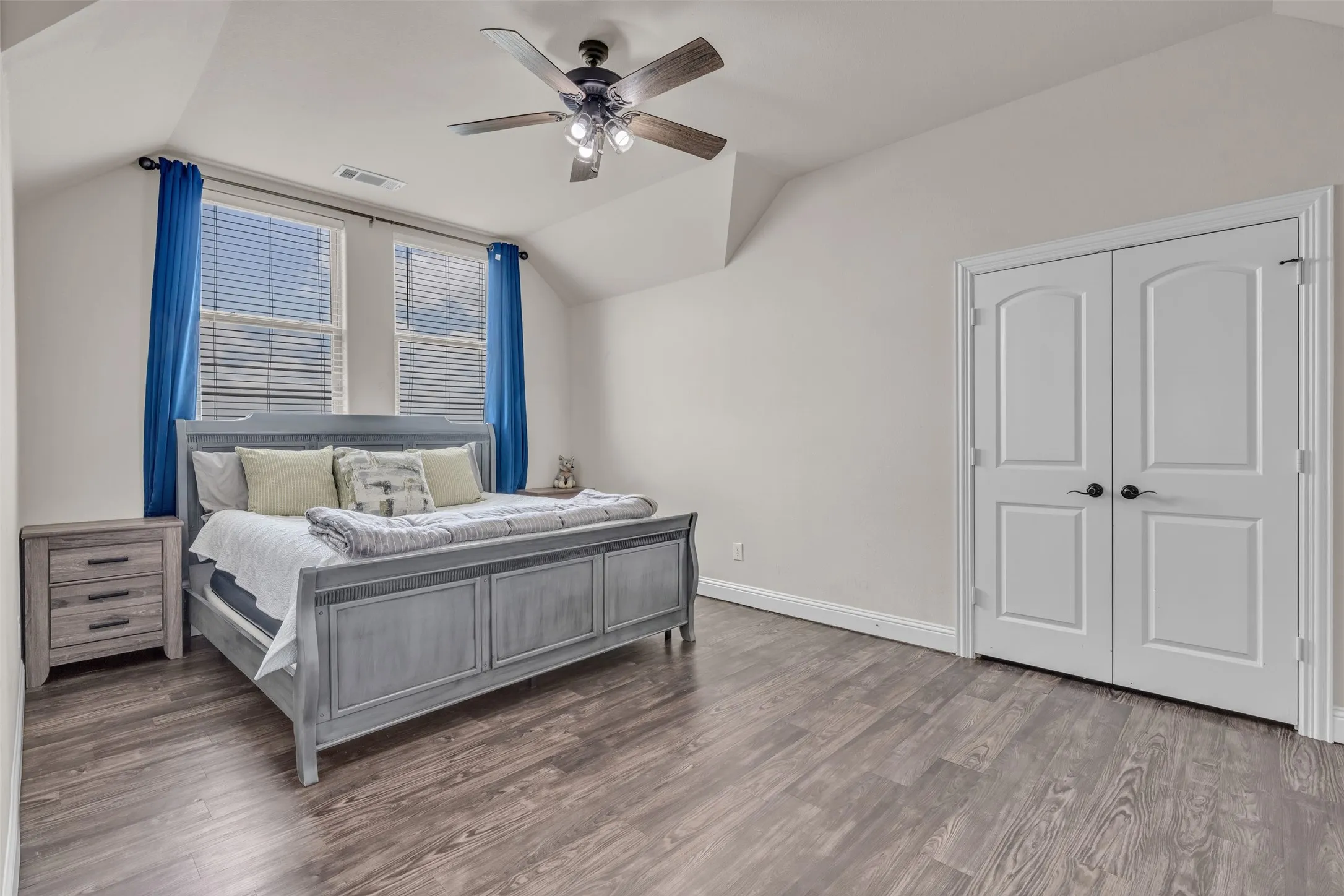 Single Family Residence For Sale in Kaufman County , 15077 Saddle Ridge Circle, Terrell, Texas 75160, 4 Bedroom, 3 Bathroom, 2 Garage spaces, 2,334 Sqft, built in 2016, mls#21291486, Real Estate Agent in Terrell, Homes For Sale in Kaufman county, Homes For Sale in Terrell, Realtor in Terrell Texas, Real Estate Brokerage Independent Realty Texas, Luminita Cordes Realtor
