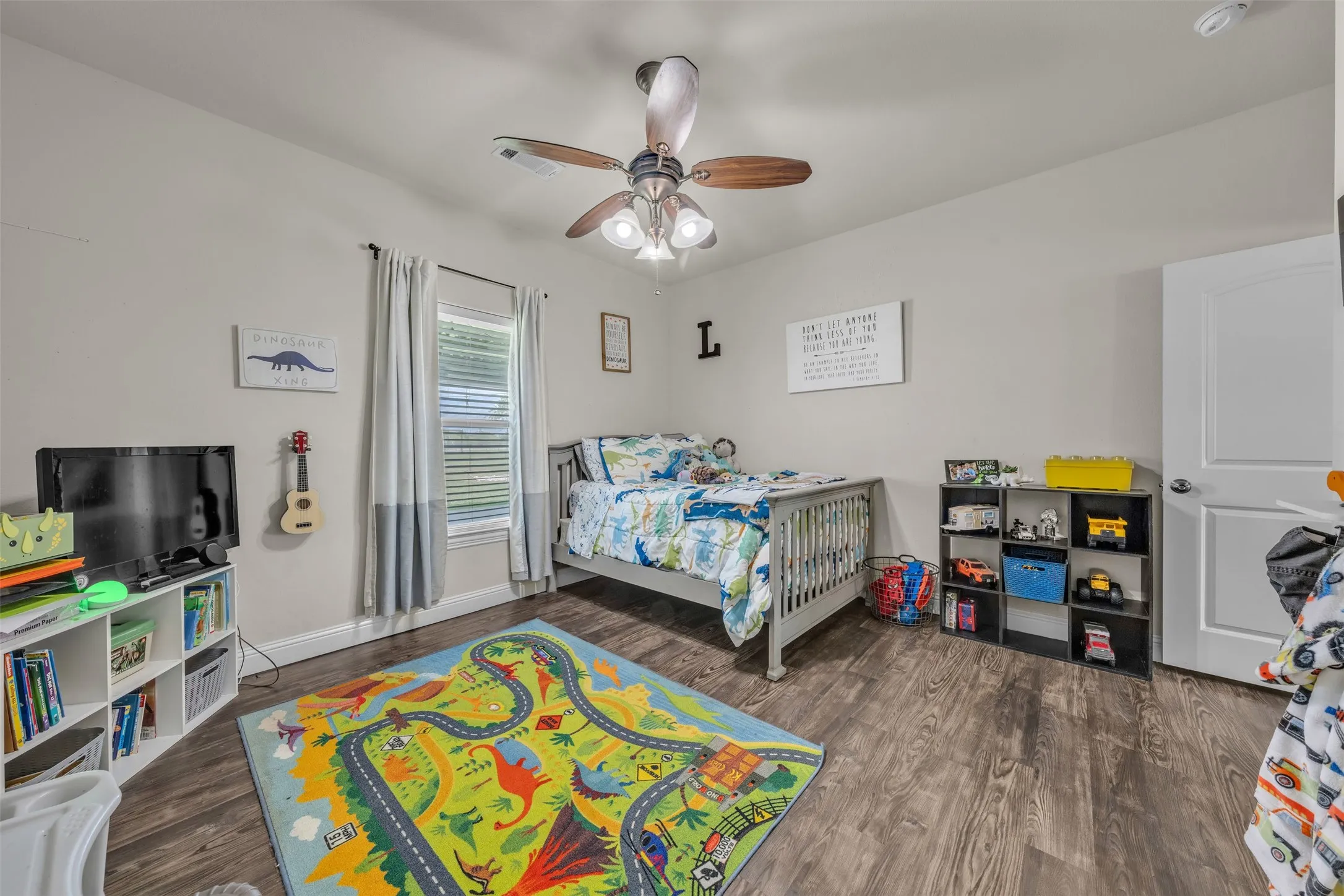 Single Family Residence For Sale in Kaufman County , 15077 Saddle Ridge Circle, Terrell, Texas 75160, 4 Bedroom, 3 Bathroom, 2 Garage spaces, 2,334 Sqft, built in 2016, mls#21291486, Real Estate Agent in Terrell, Homes For Sale in Kaufman county, Homes For Sale in Terrell, Realtor in Terrell Texas, Real Estate Brokerage Independent Realty Texas, Luminita Cordes Realtor