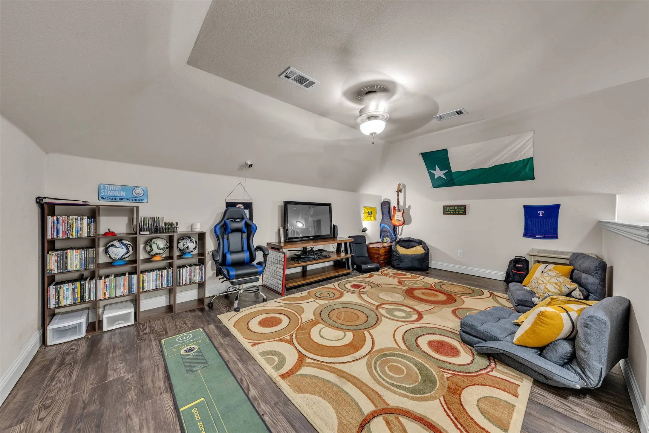 Single Family Residence For Sale in Kaufman County , 15077 Saddle Ridge Circle, Terrell, Texas 75160, 4 Bedroom, 3 Bathroom, 2 Garage spaces, 2,334 Sqft, built in 2016, mls#21291486, Real Estate Agent in Terrell, Homes For Sale in Kaufman county, Homes For Sale in Terrell, Realtor in Terrell Texas, Real Estate Brokerage Independent Realty Texas, Luminita Cordes Realtor