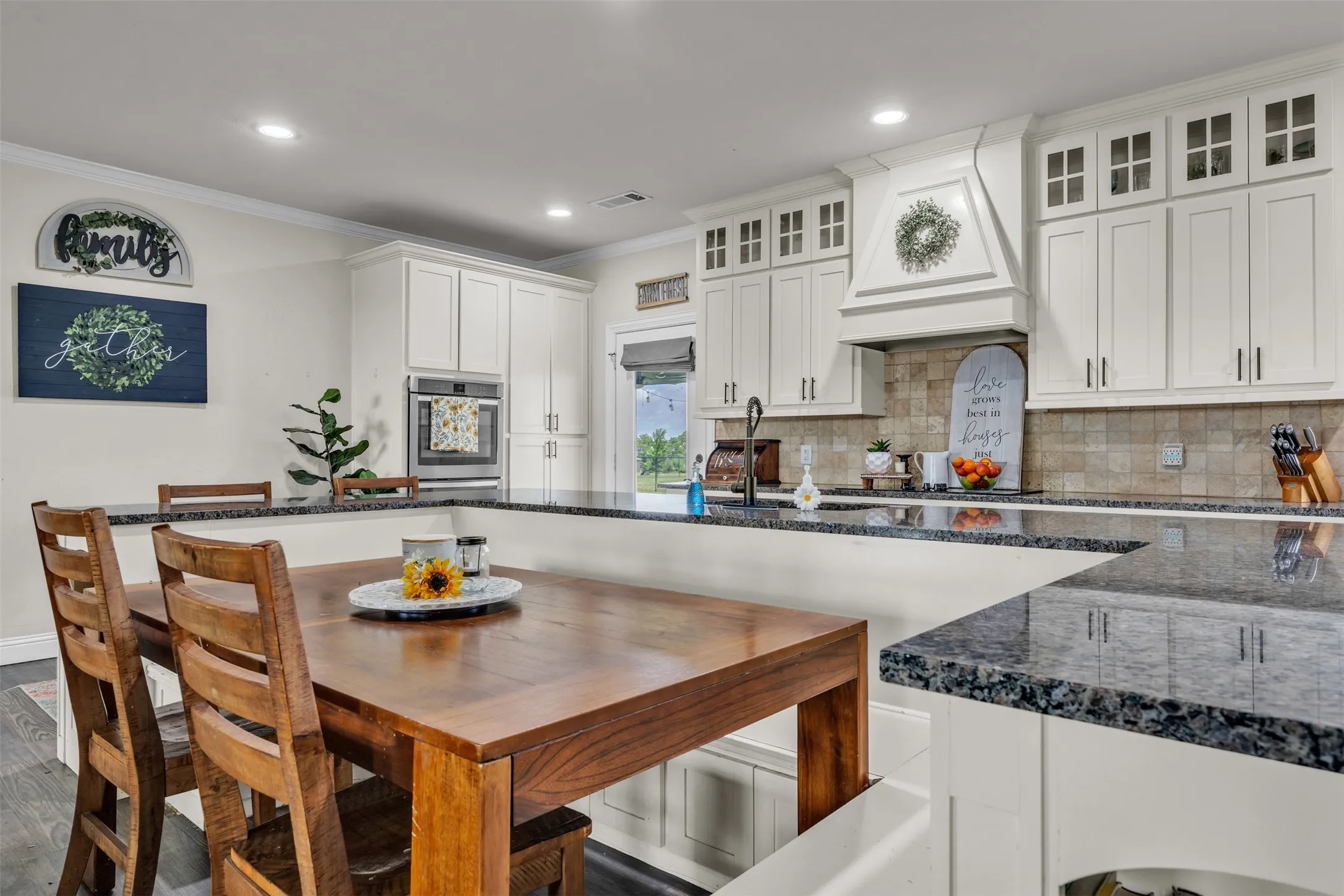 Single Family Residence For Sale in Kaufman County , 15077 Saddle Ridge Circle, Terrell, Texas 75160, 4 Bedroom, 3 Bathroom, 2 Garage spaces, 2,334 Sqft, built in 2016, mls#21291486, Real Estate Agent in Terrell, Homes For Sale in Kaufman county, Homes For Sale in Terrell, Realtor in Terrell Texas, Real Estate Brokerage Independent Realty Texas, Luminita Cordes Realtor