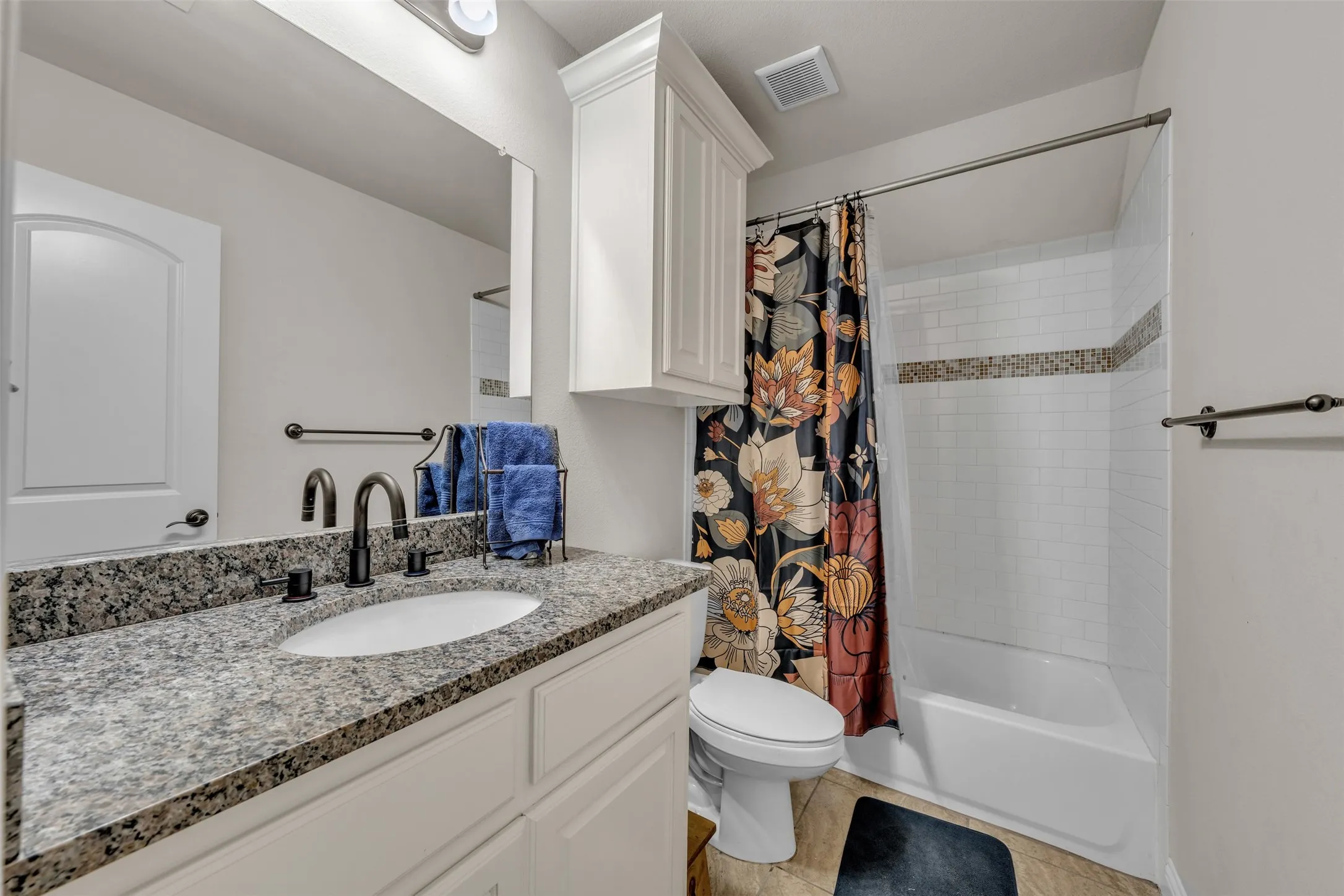 Single Family Residence For Sale in Kaufman County , 15077 Saddle Ridge Circle, Terrell, Texas 75160, 4 Bedroom, 3 Bathroom, 2 Garage spaces, 2,334 Sqft, built in 2016, mls#21291486, Real Estate Agent in Terrell, Homes For Sale in Kaufman county, Homes For Sale in Terrell, Realtor in Terrell Texas, Real Estate Brokerage Independent Realty Texas, Luminita Cordes Realtor