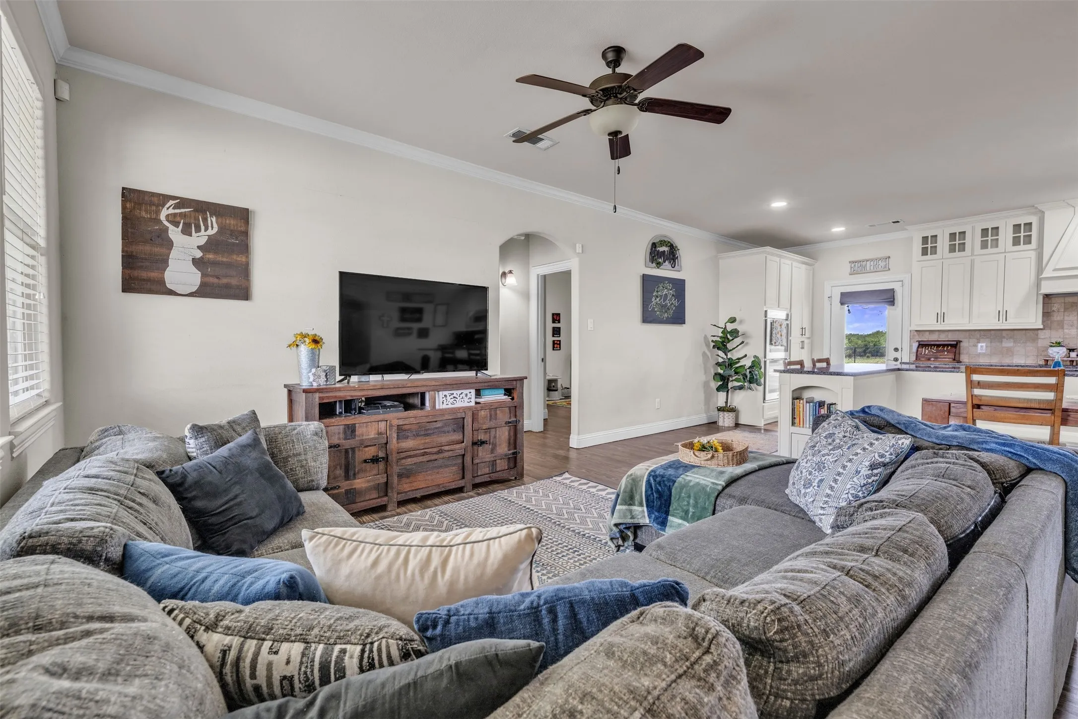 Single Family Residence For Sale in Kaufman County , 15077 Saddle Ridge Circle, Terrell, Texas 75160, 4 Bedroom, 3 Bathroom, 2 Garage spaces, 2,334 Sqft, built in 2016, mls#21291486, Real Estate Agent in Terrell, Homes For Sale in Kaufman county, Homes For Sale in Terrell, Realtor in Terrell Texas, Real Estate Brokerage Independent Realty Texas, Luminita Cordes Realtor