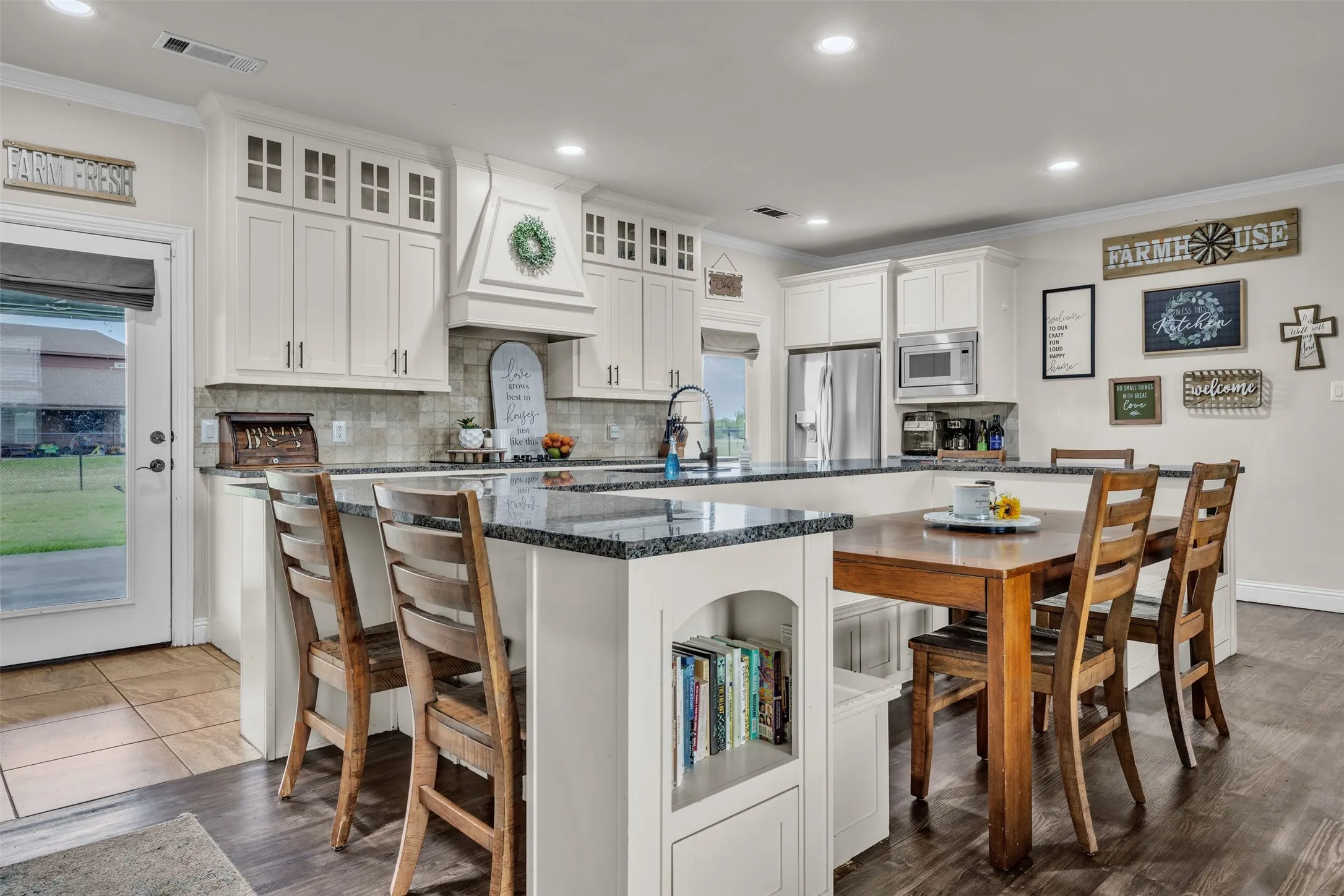 Single Family Residence For Sale in Kaufman County , 15077 Saddle Ridge Circle, Terrell, Texas 75160, 4 Bedroom, 3 Bathroom, 2 Garage spaces, 2,334 Sqft, built in 2016, mls#21291486, Real Estate Agent in Terrell, Homes For Sale in Kaufman county, Homes For Sale in Terrell, Realtor in Terrell Texas, Real Estate Brokerage Independent Realty Texas, Luminita Cordes Realtor