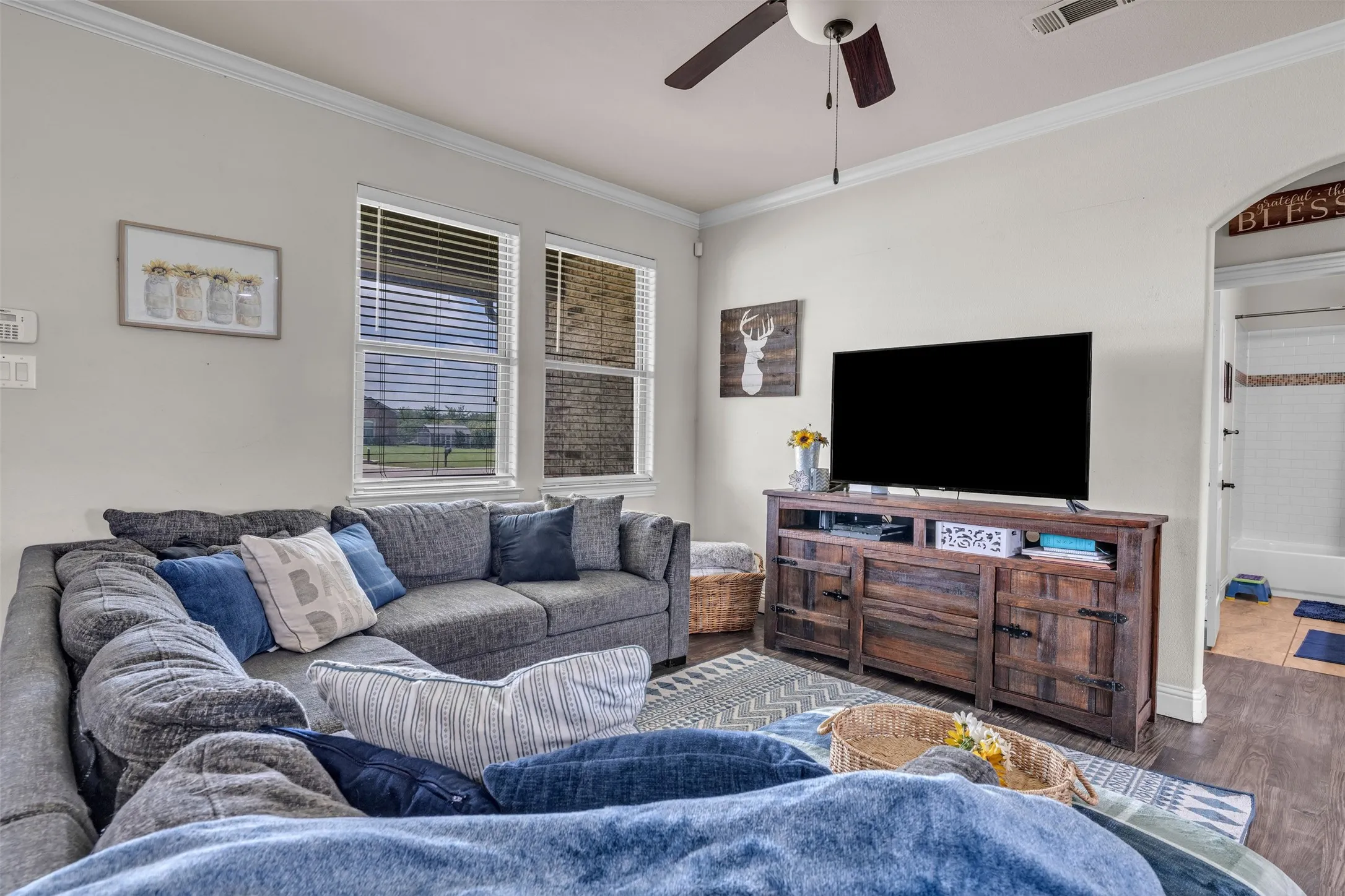 Single Family Residence For Sale in Kaufman County , 15077 Saddle Ridge Circle, Terrell, Texas 75160, 4 Bedroom, 3 Bathroom, 2 Garage spaces, 2,334 Sqft, built in 2016, mls#21291486, Real Estate Agent in Terrell, Homes For Sale in Kaufman county, Homes For Sale in Terrell, Realtor in Terrell Texas, Real Estate Brokerage Independent Realty Texas, Luminita Cordes Realtor