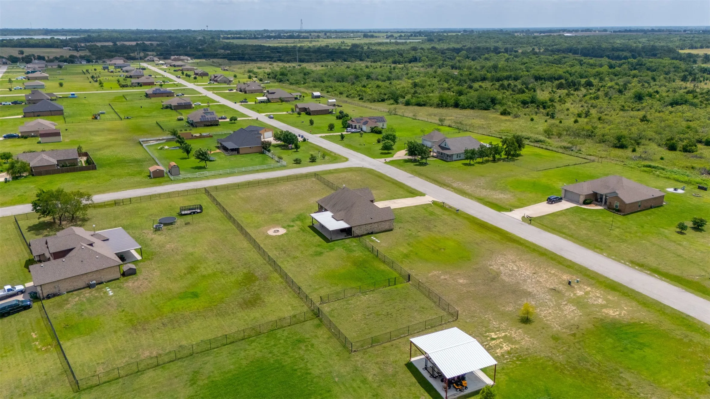 Single Family Residence For Sale in Kaufman County , 15077 Saddle Ridge Circle, Terrell, Texas 75160, 4 Bedroom, 3 Bathroom, 2 Garage spaces, 2,334 Sqft, built in 2016, mls#21291486, Real Estate Agent in Terrell, Homes For Sale in Kaufman county, Homes For Sale in Terrell, Realtor in Terrell Texas, Real Estate Brokerage Independent Realty Texas, Luminita Cordes Realtor