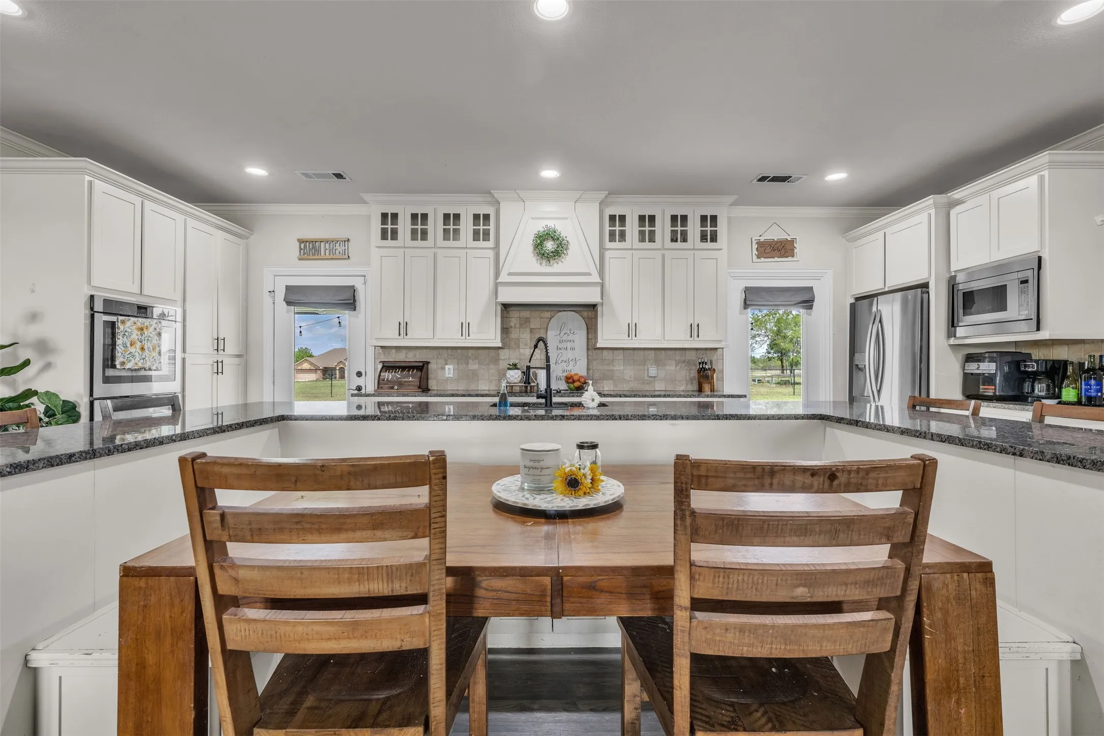 Single Family Residence For Sale in Kaufman County , 15077 Saddle Ridge Circle, Terrell, Texas 75160, 4 Bedroom, 3 Bathroom, 2 Garage spaces, 2,334 Sqft, built in 2016, mls#21291486, Real Estate Agent in Terrell, Homes For Sale in Kaufman county, Homes For Sale in Terrell, Realtor in Terrell Texas, Real Estate Brokerage Independent Realty Texas, Luminita Cordes Realtor