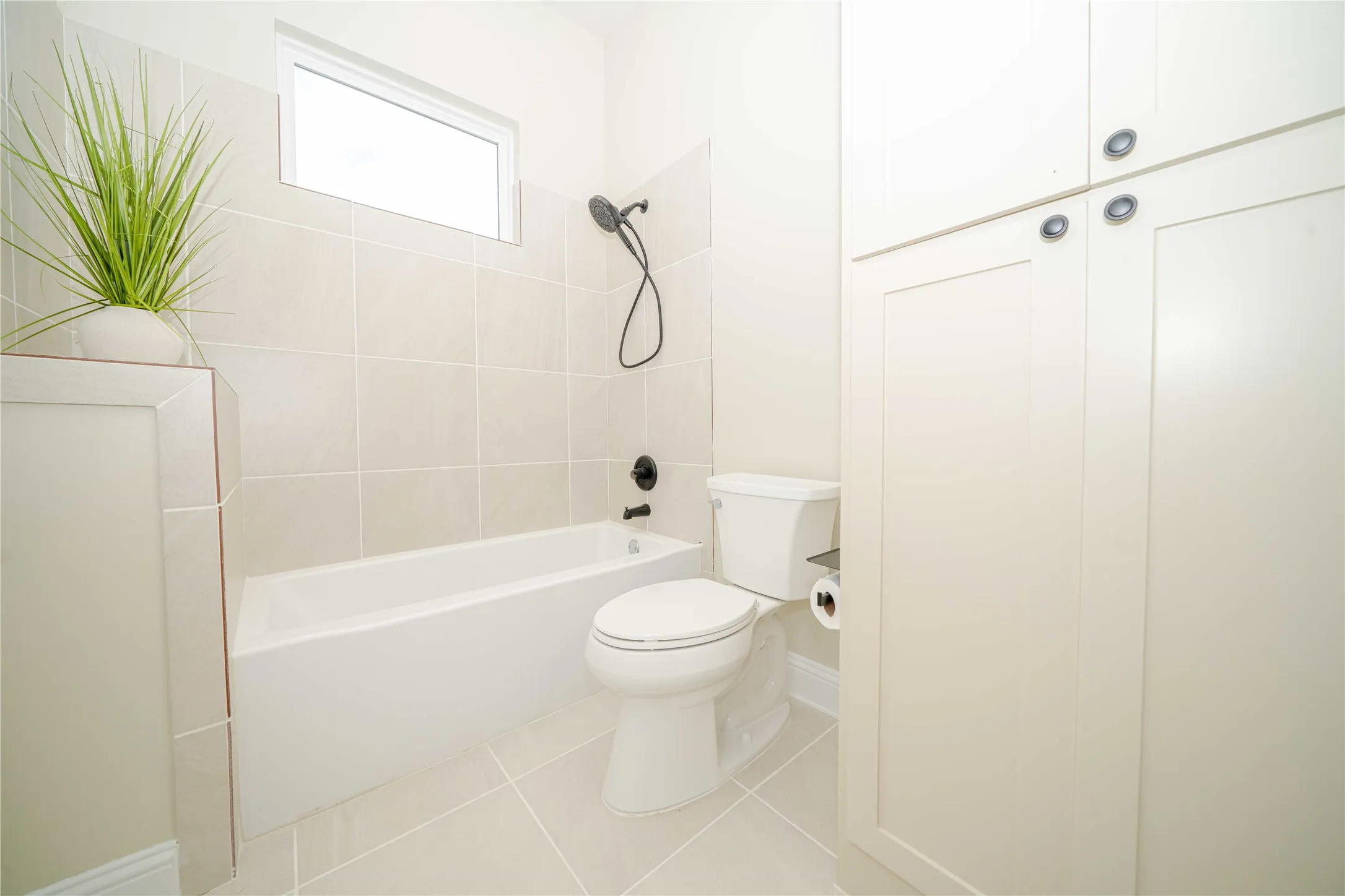 Single Family Residence For Sale in Ellis County , 120 Olson Road, Waxahachie, Texas 75167, 4 Bedroom, 4 Bathroom, 3 Garage spaces, 3,254 Sqft, built in 2026, mls#21276392, Real Estate Agent in Waxahachie, Homes For Sale in Ellis county, Homes For Sale in Waxahachie, Realtor in Waxahachie Texas, Real Estate Brokerage Independent Realty Texas, Luminita Cordes Realtor