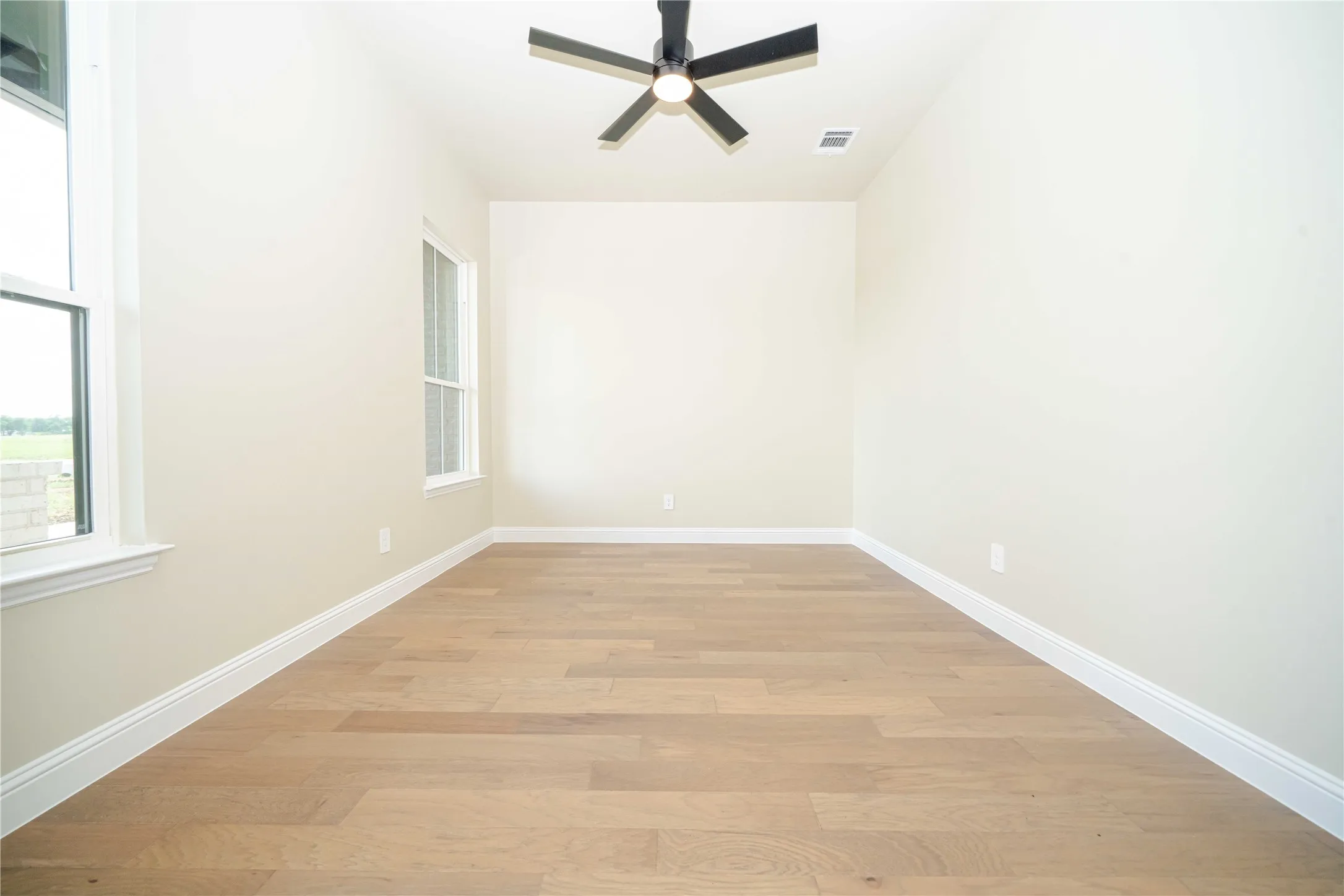 Single Family Residence For Sale in Ellis County , 120 Olson Road, Waxahachie, Texas 75167, 4 Bedroom, 4 Bathroom, 3 Garage spaces, 3,254 Sqft, built in 2026, mls#21276392, Real Estate Agent in Waxahachie, Homes For Sale in Ellis county, Homes For Sale in Waxahachie, Realtor in Waxahachie Texas, Real Estate Brokerage Independent Realty Texas, Luminita Cordes Realtor