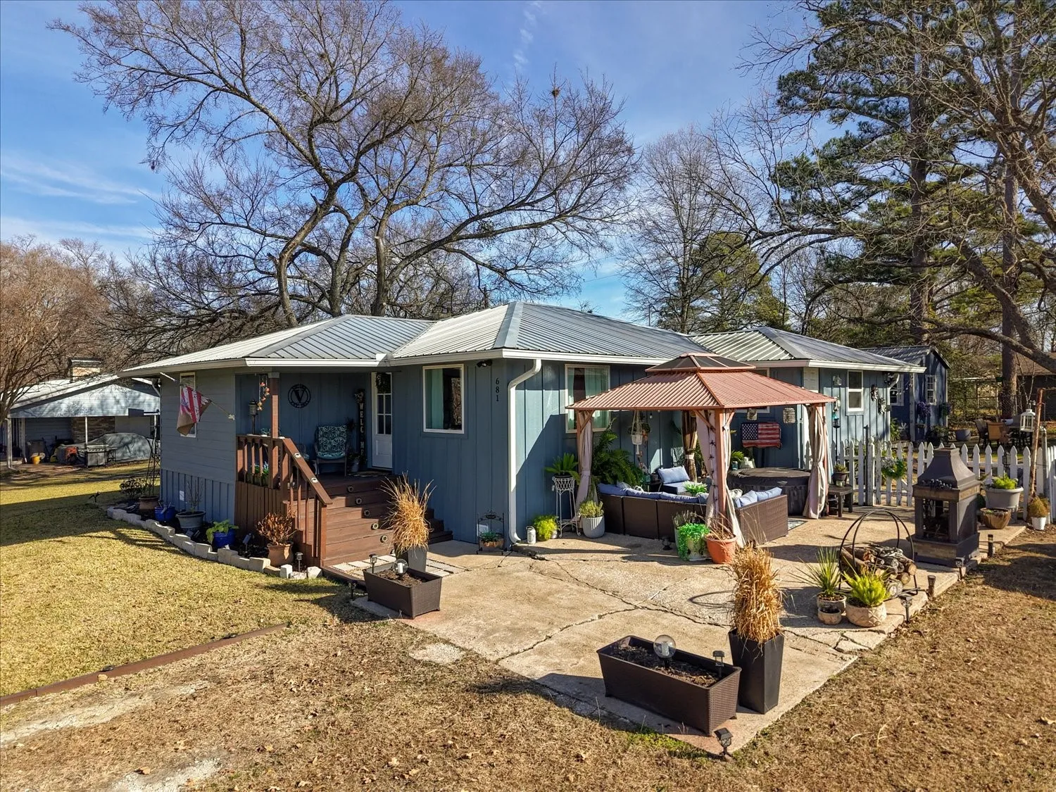 Single Family Residence For Sale in Rains County , 681 Briggs Boulevard, East Tawakoni, Texas 75472, 3 Bedroom, 2 Bathroom, Garage spaces, 1,230 Sqft, built in 1970, mls#21298560, Real Estate Agent in East Tawakoni, Homes For Sale in Rains county, Homes For Sale in East Tawakoni, Realtor in East Tawakoni Texas, Real Estate Brokerage Independent Realty Texas, Luminita Cordes Realtor