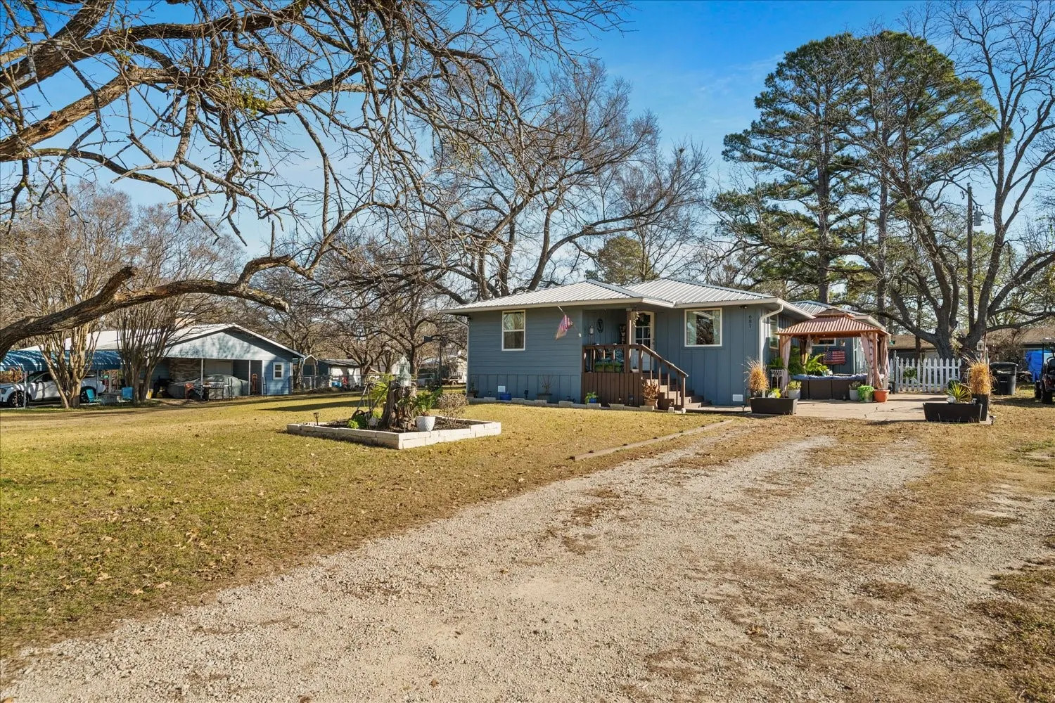 Single Family Residence For Sale in Rains County , 681 Briggs Boulevard, East Tawakoni, Texas 75472, 3 Bedroom, 2 Bathroom, Garage spaces, 1,230 Sqft, built in 1970, mls#21298560, Real Estate Agent in East Tawakoni, Homes For Sale in Rains county, Homes For Sale in East Tawakoni, Realtor in East Tawakoni Texas, Real Estate Brokerage Independent Realty Texas, Luminita Cordes Realtor