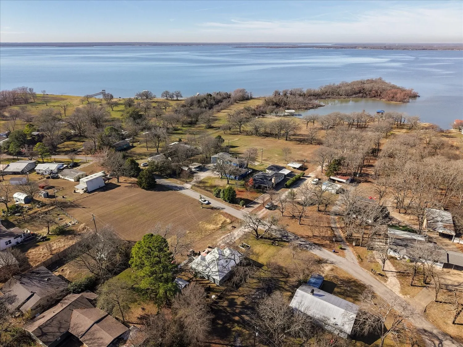 Single Family Residence For Sale in Rains County , 681 Briggs Boulevard, East Tawakoni, Texas 75472, 3 Bedroom, 2 Bathroom, Garage spaces, 1,230 Sqft, built in 1970, mls#21298560, Real Estate Agent in East Tawakoni, Homes For Sale in Rains county, Homes For Sale in East Tawakoni, Realtor in East Tawakoni Texas, Real Estate Brokerage Independent Realty Texas, Luminita Cordes Realtor