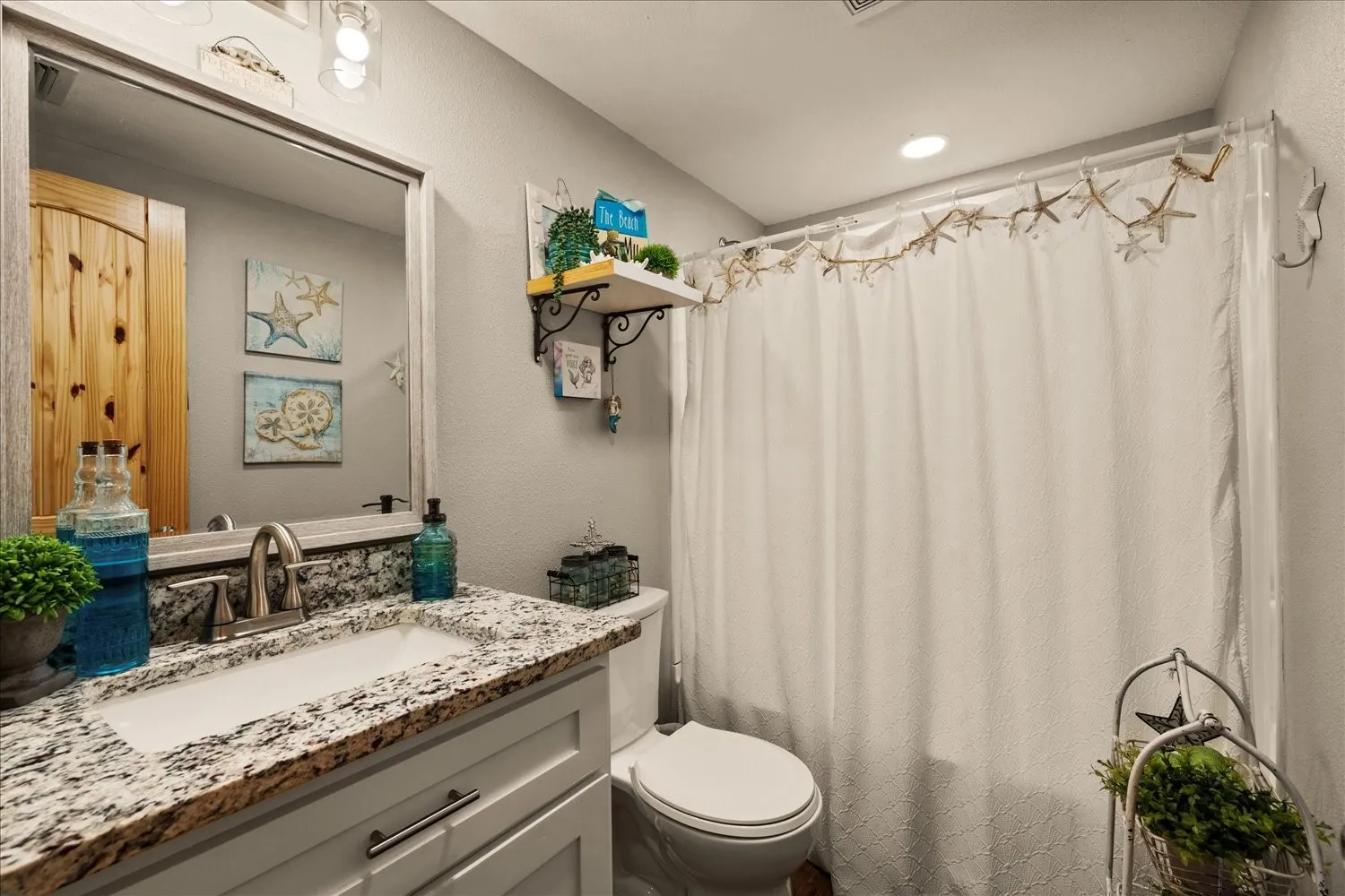 Single Family Residence For Sale in Rains County , 681 Briggs Boulevard, East Tawakoni, Texas 75472, 3 Bedroom, 2 Bathroom, Garage spaces, 1,230 Sqft, built in 1970, mls#21298560, Real Estate Agent in East Tawakoni, Homes For Sale in Rains county, Homes For Sale in East Tawakoni, Realtor in East Tawakoni Texas, Real Estate Brokerage Independent Realty Texas, Luminita Cordes Realtor