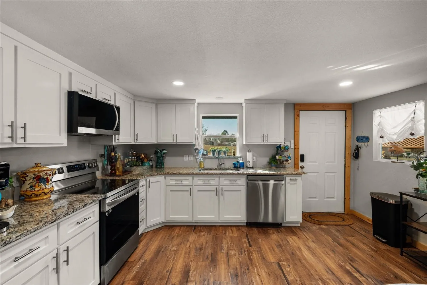 Single Family Residence For Sale in Rains County , 681 Briggs Boulevard, East Tawakoni, Texas 75472, 3 Bedroom, 2 Bathroom, Garage spaces, 1,230 Sqft, built in 1970, mls#21298560, Real Estate Agent in East Tawakoni, Homes For Sale in Rains county, Homes For Sale in East Tawakoni, Realtor in East Tawakoni Texas, Real Estate Brokerage Independent Realty Texas, Luminita Cordes Realtor