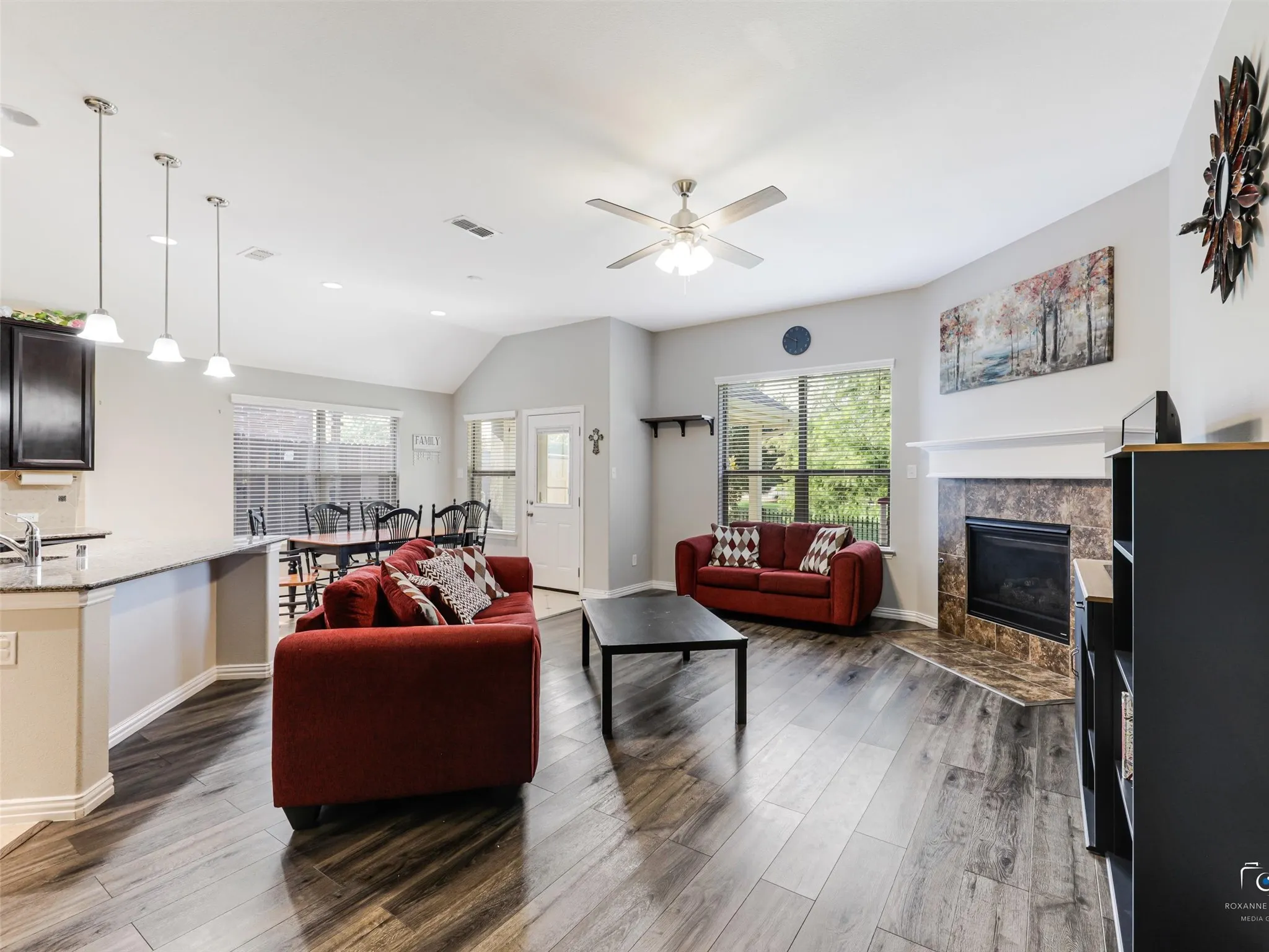 Single Family Residence For Sale in Collin County , 808 Ping Street, Mc Kinney, Texas 75069, 3 Bedroom, 3 Bathroom, 2 Garage spaces, 2,551 Sqft, built in 2013, mls#21291901, Real Estate Agent in Mc Kinney, Homes For Sale in Collin county, Homes For Sale in Mc Kinney, Realtor in Mc Kinney Texas, Real Estate Brokerage Independent Realty Texas, Luminita Cordes Realtor