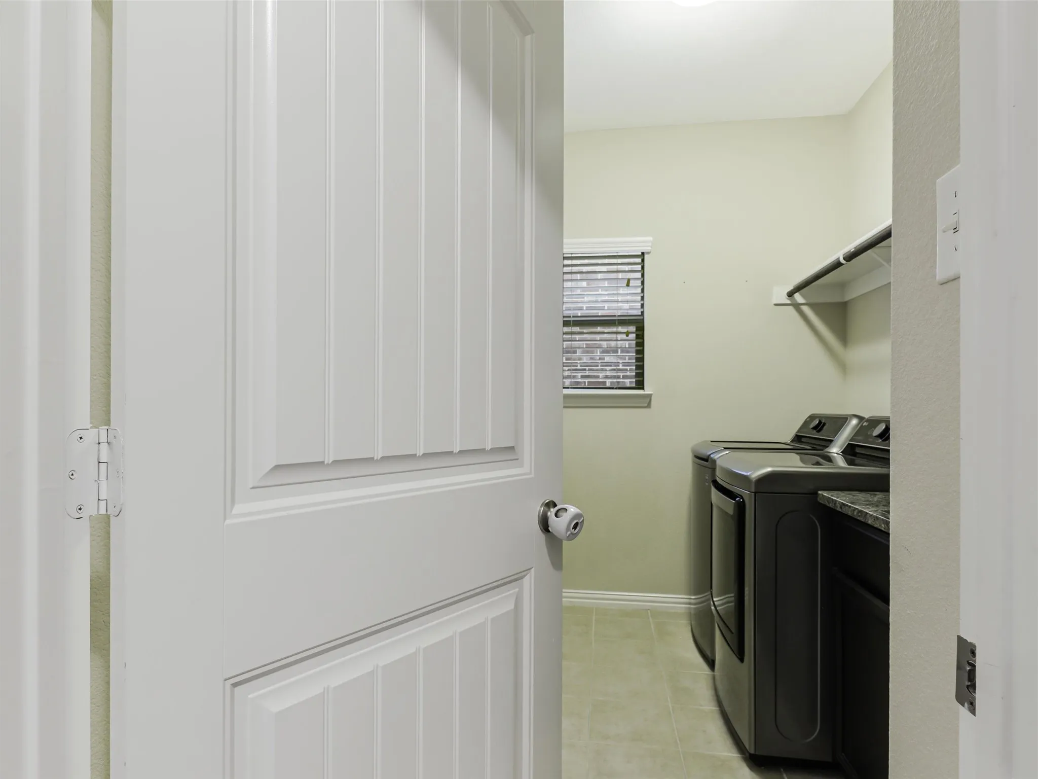 Single Family Residence For Sale in Collin County , 808 Ping Street, Mc Kinney, Texas 75069, 3 Bedroom, 3 Bathroom, 2 Garage spaces, 2,551 Sqft, built in 2013, mls#21291901, Real Estate Agent in Mc Kinney, Homes For Sale in Collin county, Homes For Sale in Mc Kinney, Realtor in Mc Kinney Texas, Real Estate Brokerage Independent Realty Texas, Luminita Cordes Realtor