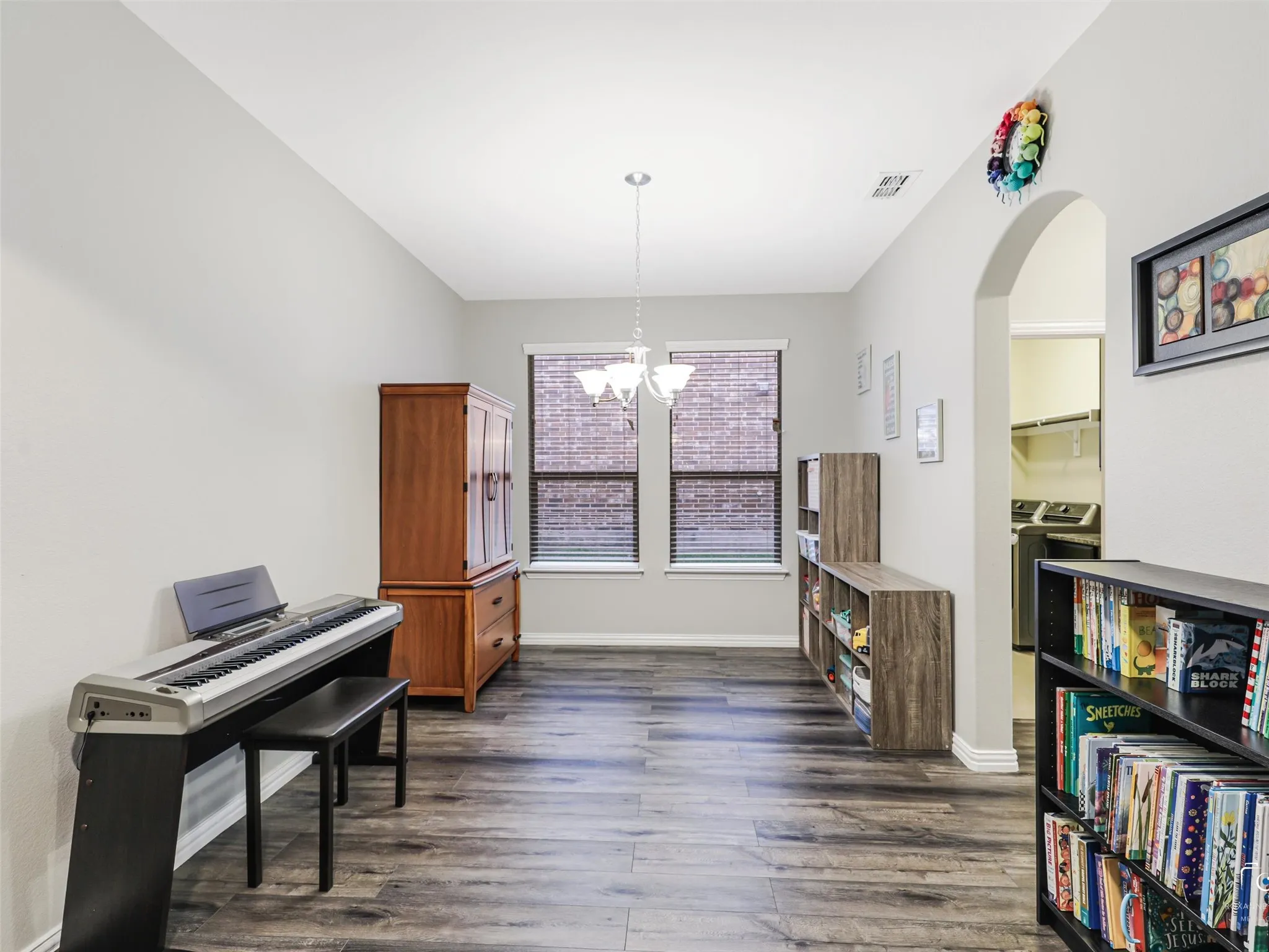 Single Family Residence For Sale in Collin County , 808 Ping Street, Mc Kinney, Texas 75069, 3 Bedroom, 3 Bathroom, 2 Garage spaces, 2,551 Sqft, built in 2013, mls#21291901, Real Estate Agent in Mc Kinney, Homes For Sale in Collin county, Homes For Sale in Mc Kinney, Realtor in Mc Kinney Texas, Real Estate Brokerage Independent Realty Texas, Luminita Cordes Realtor