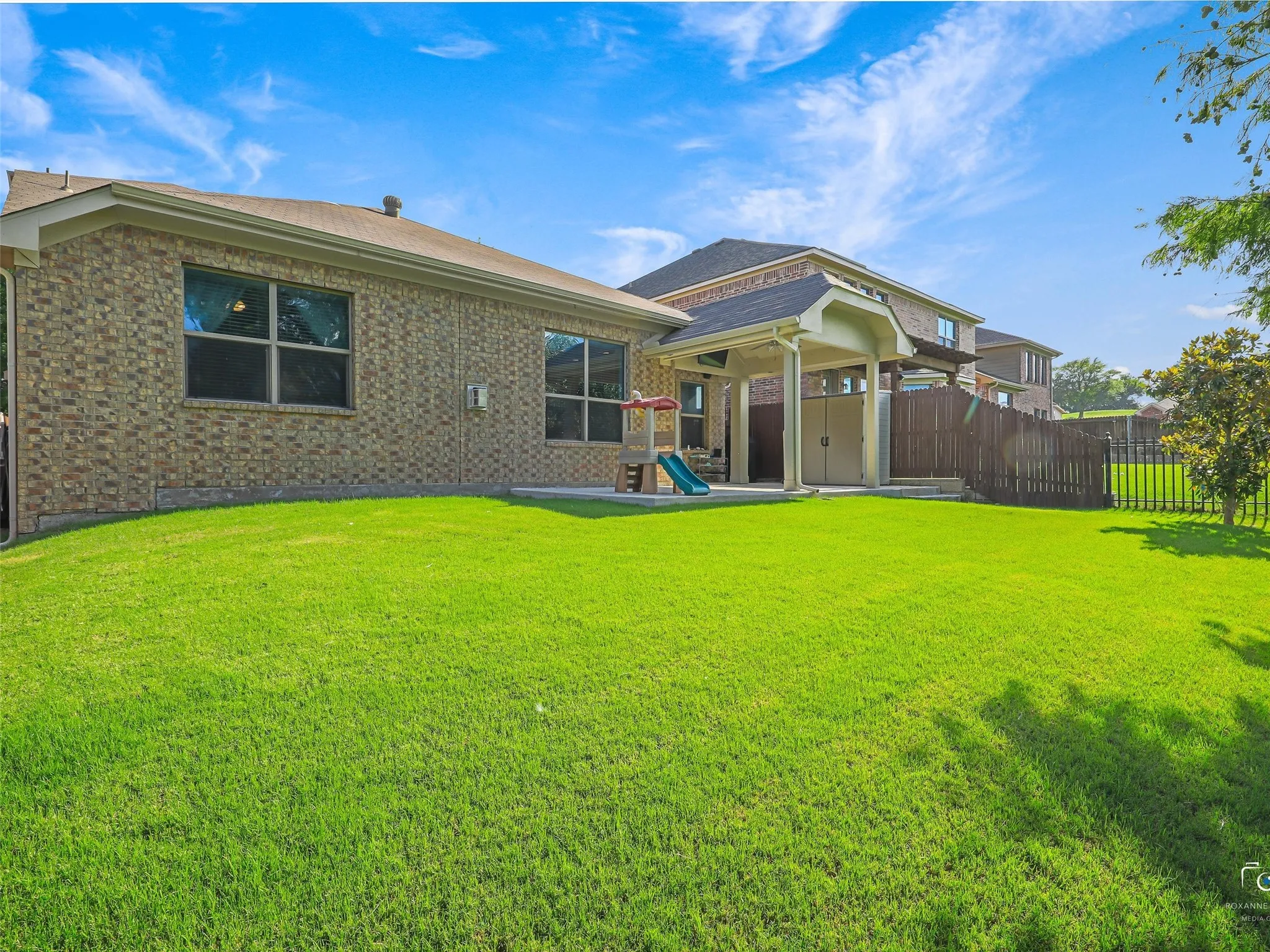 Single Family Residence For Sale in Collin County , 808 Ping Street, Mc Kinney, Texas 75069, 3 Bedroom, 3 Bathroom, 2 Garage spaces, 2,551 Sqft, built in 2013, mls#21291901, Real Estate Agent in Mc Kinney, Homes For Sale in Collin county, Homes For Sale in Mc Kinney, Realtor in Mc Kinney Texas, Real Estate Brokerage Independent Realty Texas, Luminita Cordes Realtor