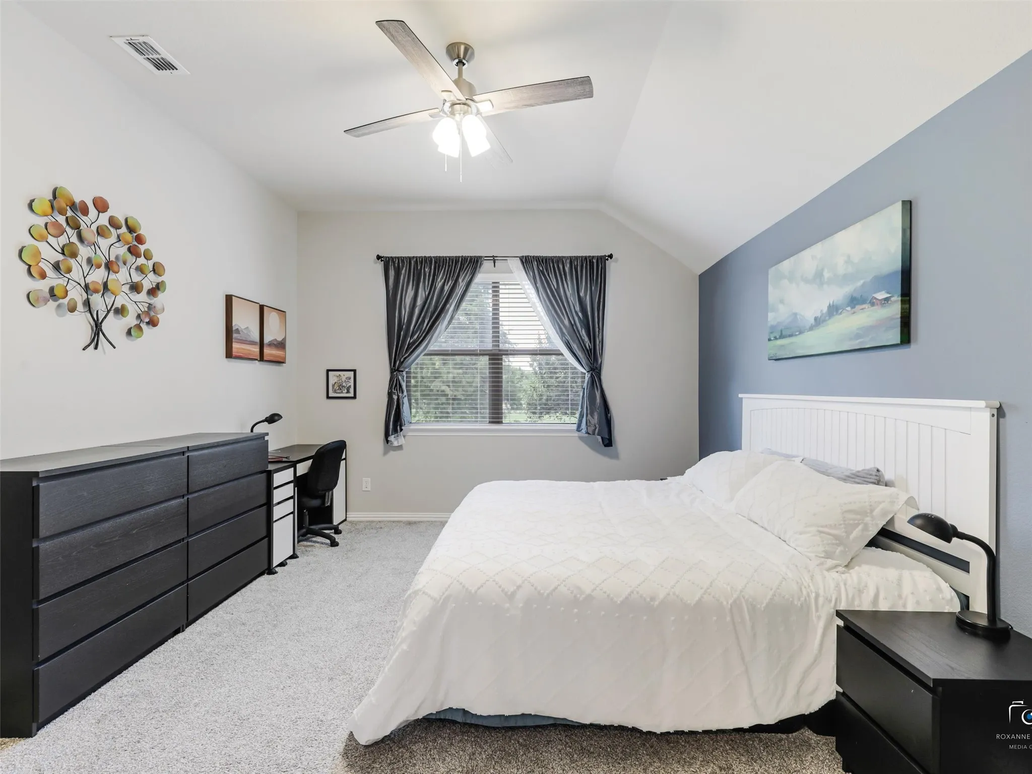 Single Family Residence For Sale in Collin County , 808 Ping Street, Mc Kinney, Texas 75069, 3 Bedroom, 3 Bathroom, 2 Garage spaces, 2,551 Sqft, built in 2013, mls#21291901, Real Estate Agent in Mc Kinney, Homes For Sale in Collin county, Homes For Sale in Mc Kinney, Realtor in Mc Kinney Texas, Real Estate Brokerage Independent Realty Texas, Luminita Cordes Realtor