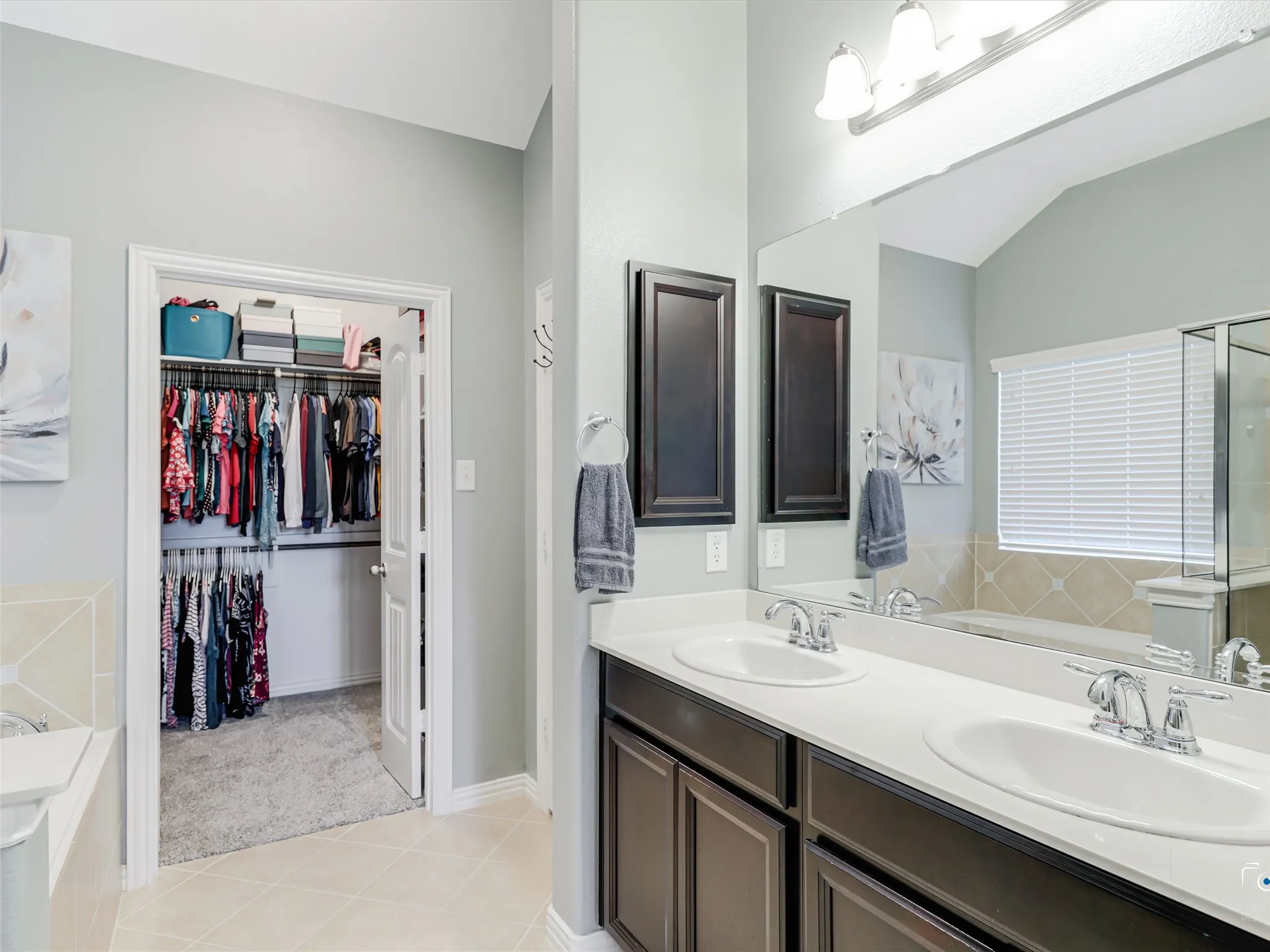 Single Family Residence For Sale in Collin County , 808 Ping Street, Mc Kinney, Texas 75069, 3 Bedroom, 3 Bathroom, 2 Garage spaces, 2,551 Sqft, built in 2013, mls#21291901, Real Estate Agent in Mc Kinney, Homes For Sale in Collin county, Homes For Sale in Mc Kinney, Realtor in Mc Kinney Texas, Real Estate Brokerage Independent Realty Texas, Luminita Cordes Realtor