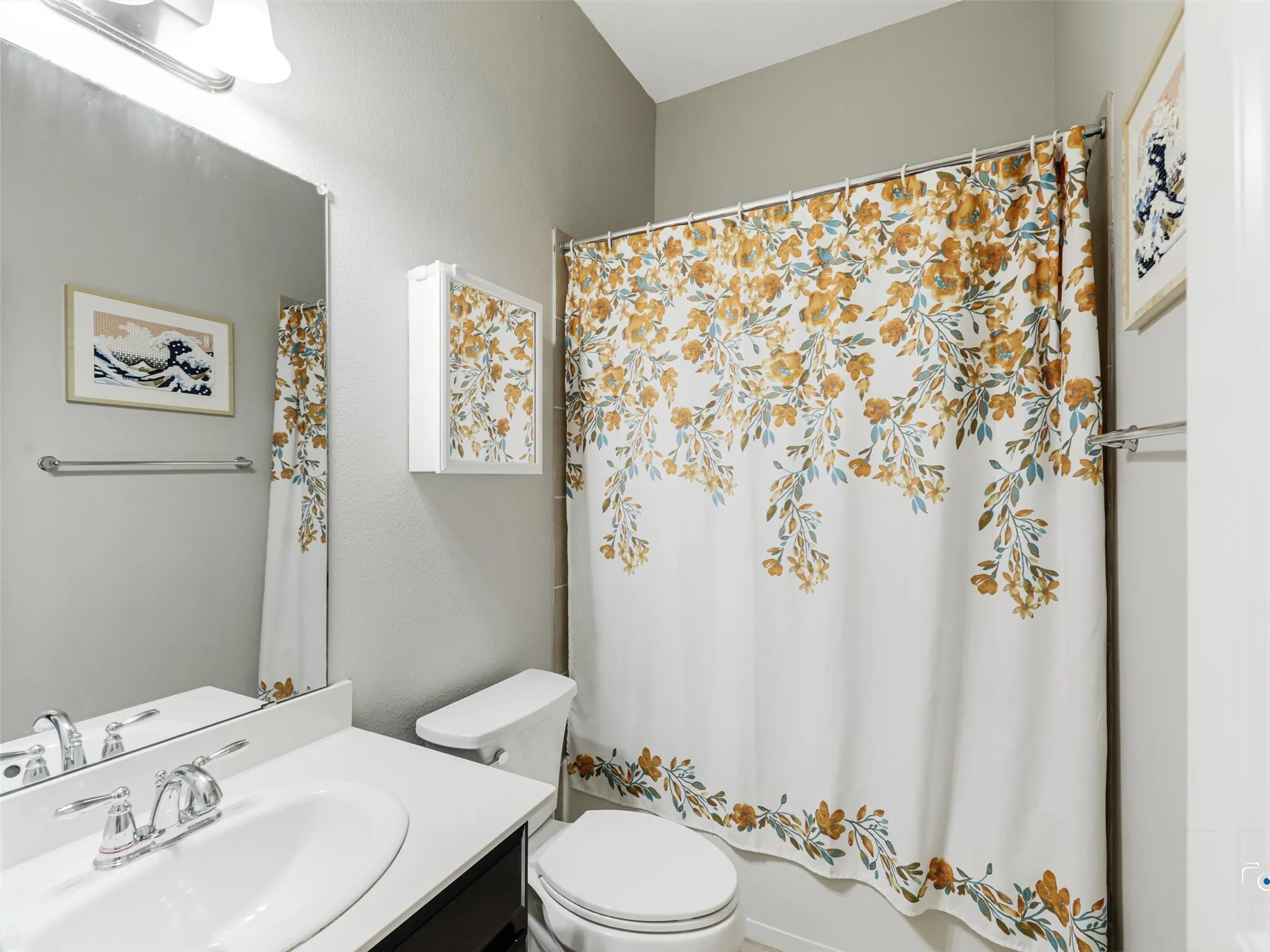 ground floor full bathroom.