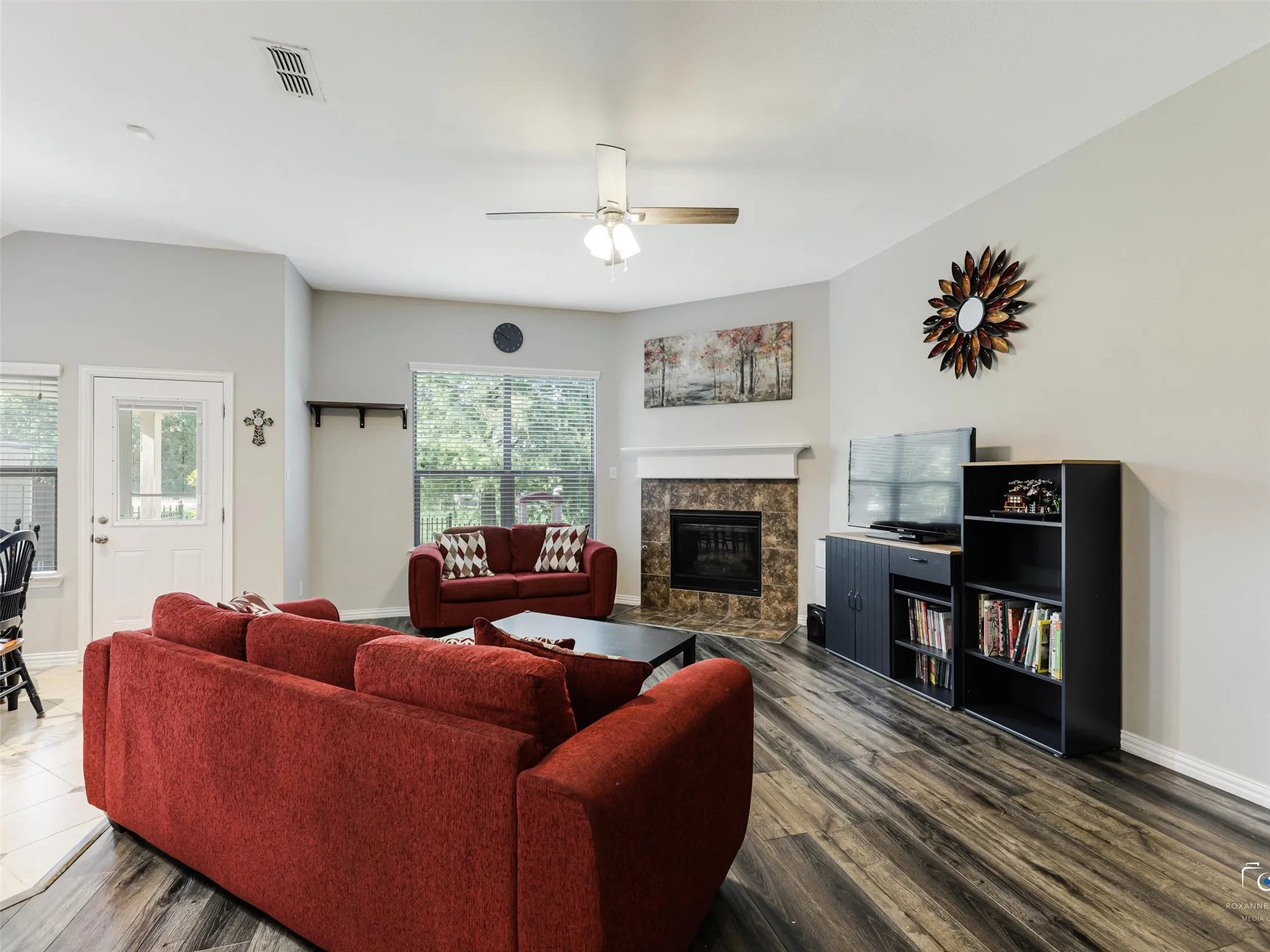 Single Family Residence For Sale in Collin County , 808 Ping Street, Mc Kinney, Texas 75069, 3 Bedroom, 3 Bathroom, 2 Garage spaces, 2,551 Sqft, built in 2013, mls#21291901, Real Estate Agent in Mc Kinney, Homes For Sale in Collin county, Homes For Sale in Mc Kinney, Realtor in Mc Kinney Texas, Real Estate Brokerage Independent Realty Texas, Luminita Cordes Realtor
