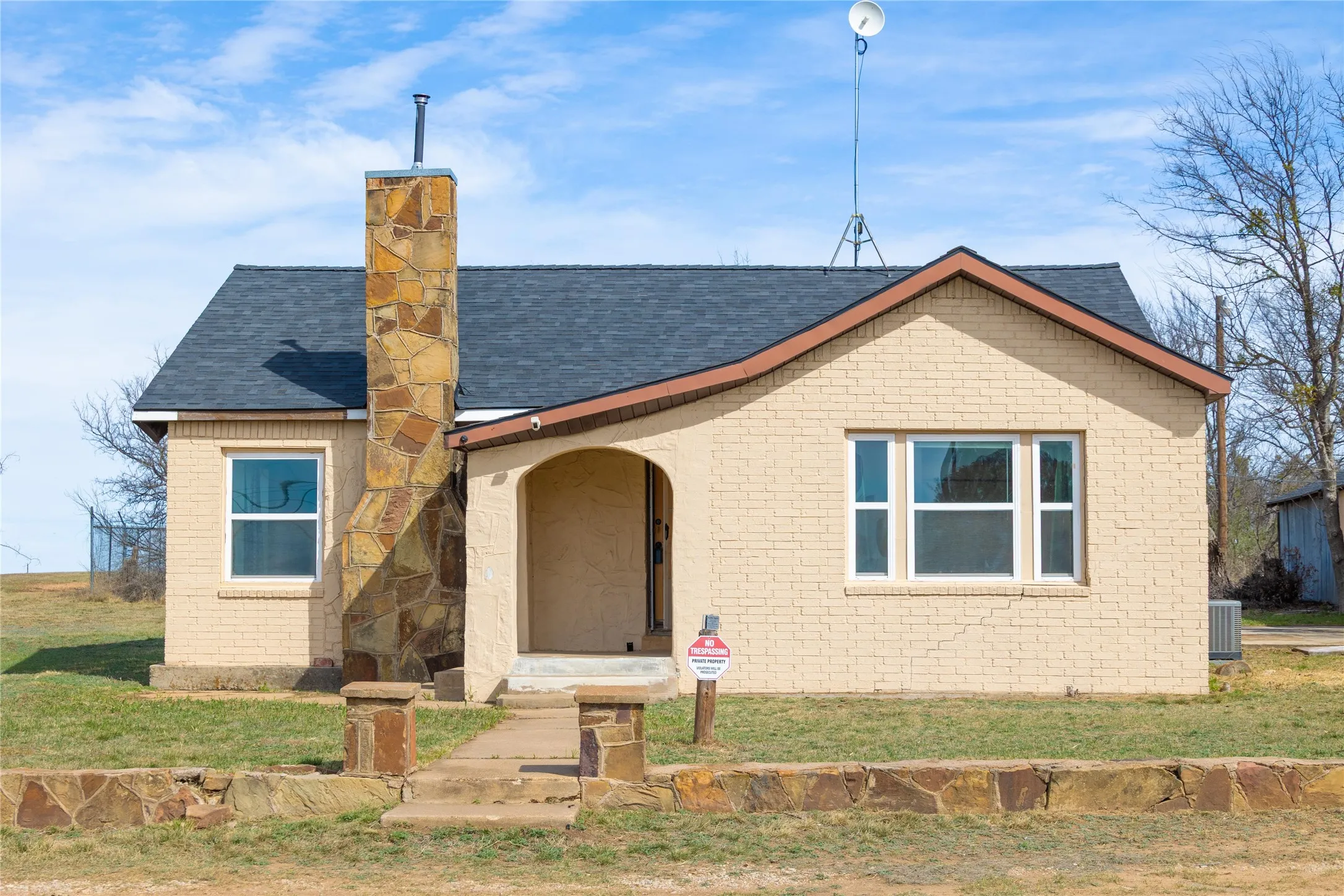 Single Family Residence For Sale in Brown County , 9224 Highway 279, Brownwood, Texas 76801, 2 Bedroom, 1 Bathroom, 2 Garage spaces, 1,254 Sqft, built in 0, mls#21298541, Real Estate Agent in Brownwood, Homes For Sale in Brown county, Homes For Sale in Brownwood, Realtor in Brownwood Texas, Real Estate Brokerage Independent Realty Texas, Luminita Cordes Realtor