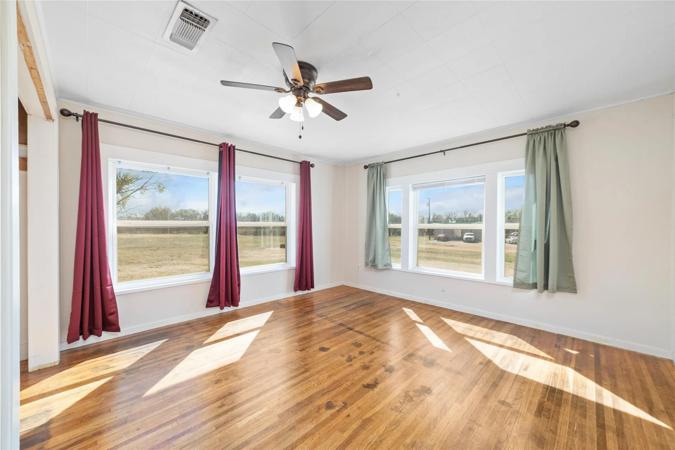 Single Family Residence For Sale in Brown County , 9224 Highway 279, Brownwood, Texas 76801, 2 Bedroom, 1 Bathroom, 2 Garage spaces, 1,254 Sqft, built in 0, mls#21298541, Real Estate Agent in Brownwood, Homes For Sale in Brown county, Homes For Sale in Brownwood, Realtor in Brownwood Texas, Real Estate Brokerage Independent Realty Texas, Luminita Cordes Realtor