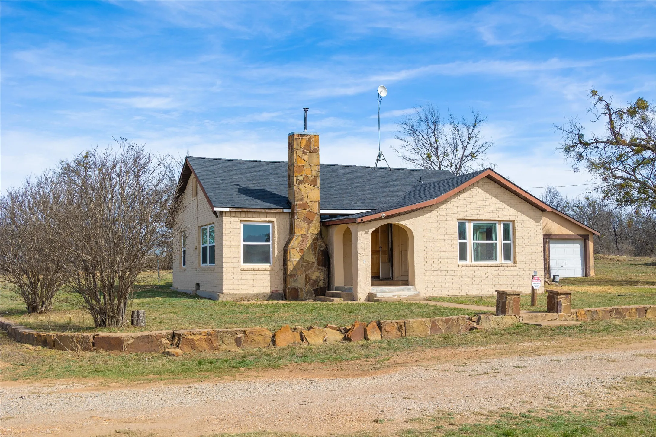 Single Family Residence For Sale in Brown County , 9224 Highway 279, Brownwood, Texas 76801, 2 Bedroom, 1 Bathroom, 2 Garage spaces, 1,254 Sqft, built in 0, mls#21298541, Real Estate Agent in Brownwood, Homes For Sale in Brown county, Homes For Sale in Brownwood, Realtor in Brownwood Texas, Real Estate Brokerage Independent Realty Texas, Luminita Cordes Realtor