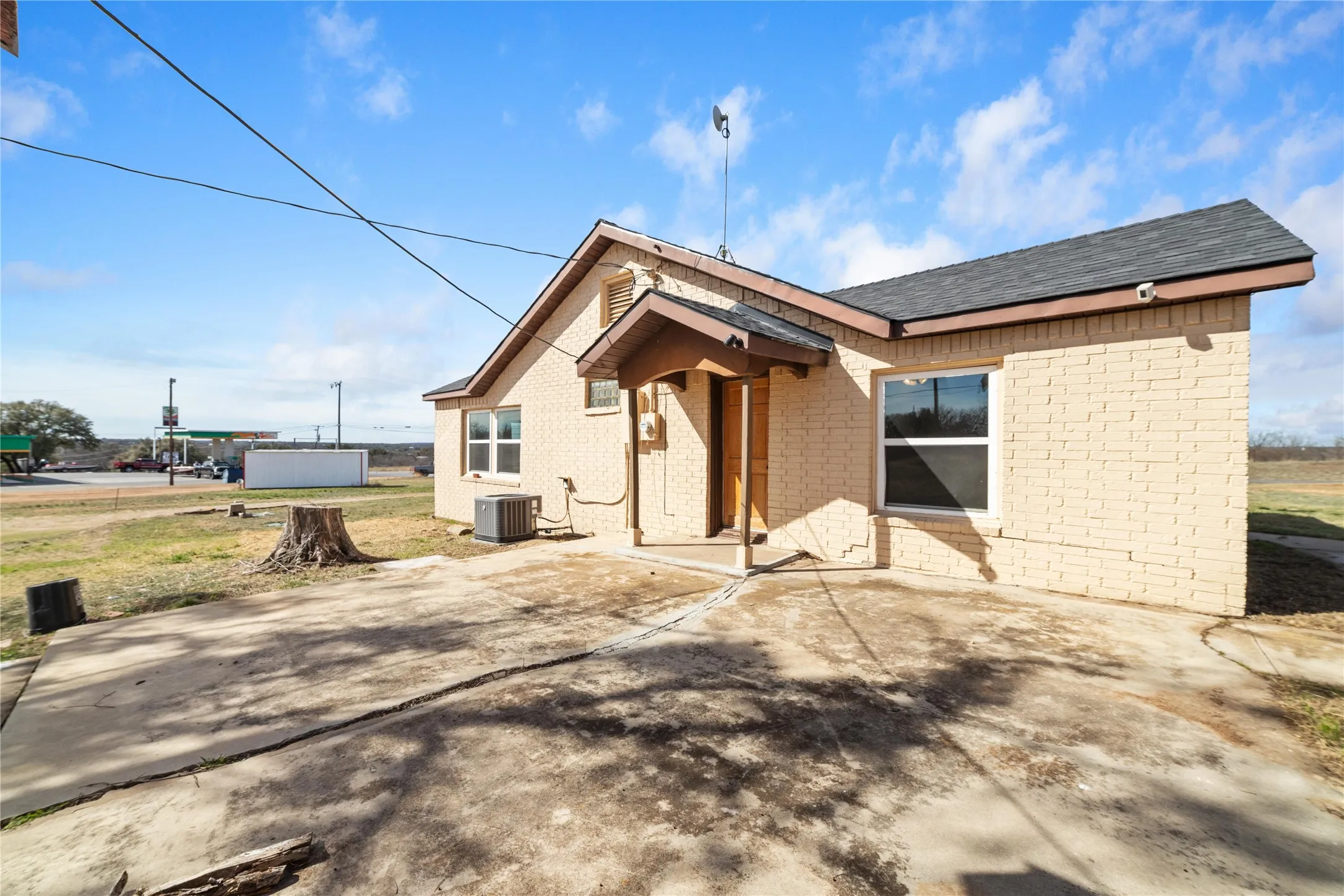 Single Family Residence For Sale in Brown County , 9224 Highway 279, Brownwood, Texas 76801, 2 Bedroom, 1 Bathroom, 2 Garage spaces, 1,254 Sqft, built in 0, mls#21298541, Real Estate Agent in Brownwood, Homes For Sale in Brown county, Homes For Sale in Brownwood, Realtor in Brownwood Texas, Real Estate Brokerage Independent Realty Texas, Luminita Cordes Realtor