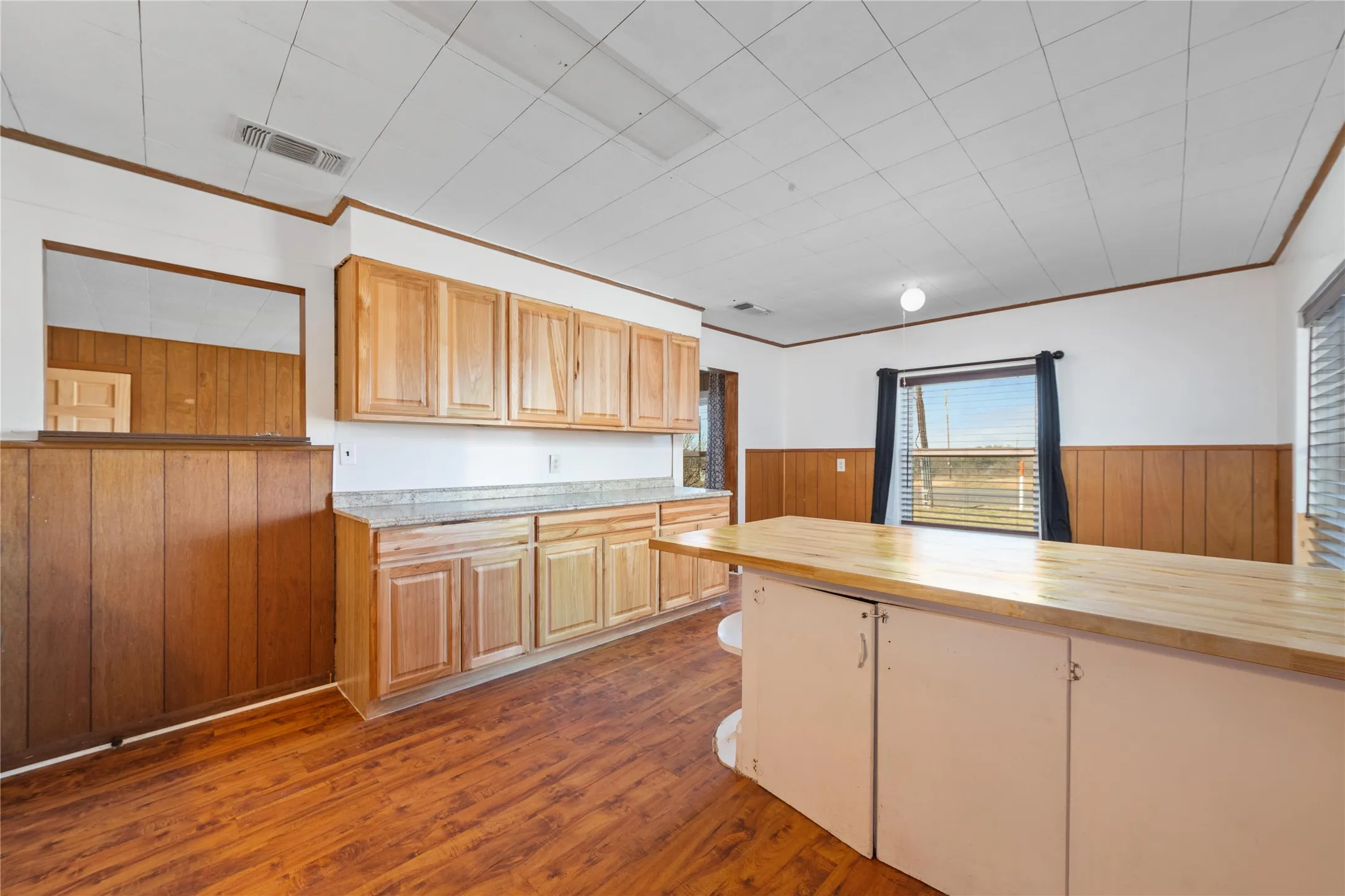 Single Family Residence For Sale in Brown County , 9224 Highway 279, Brownwood, Texas 76801, 2 Bedroom, 1 Bathroom, 2 Garage spaces, 1,254 Sqft, built in 0, mls#21298541, Real Estate Agent in Brownwood, Homes For Sale in Brown county, Homes For Sale in Brownwood, Realtor in Brownwood Texas, Real Estate Brokerage Independent Realty Texas, Luminita Cordes Realtor