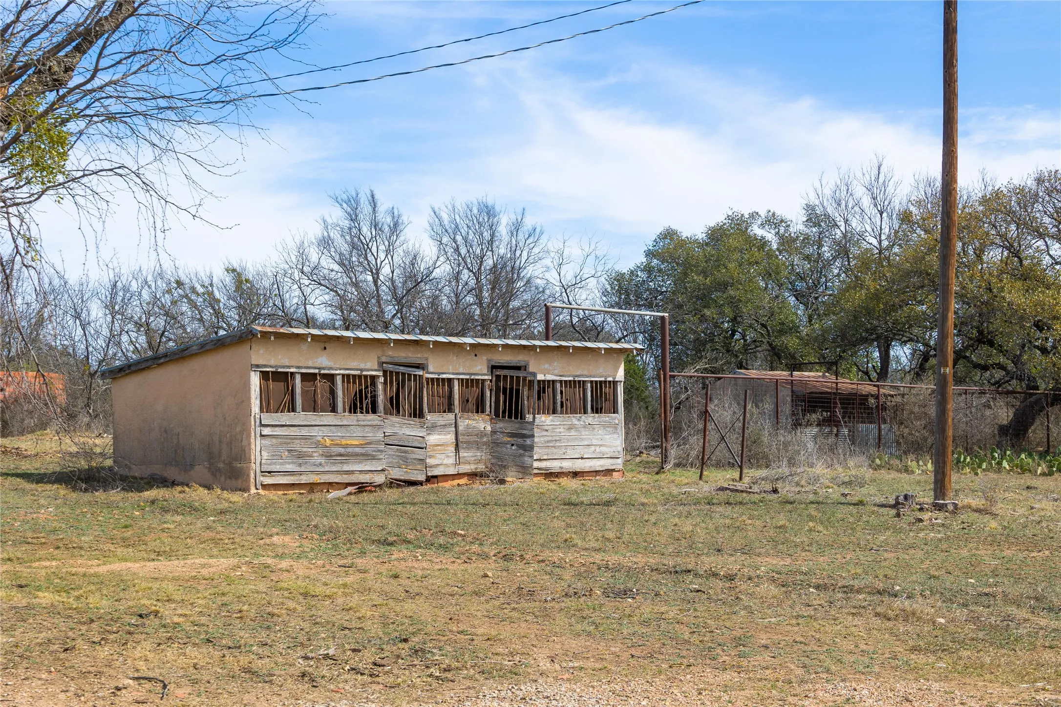 Single Family Residence For Sale in Brown County , 9224 Highway 279, Brownwood, Texas 76801, 2 Bedroom, 1 Bathroom, 2 Garage spaces, 1,254 Sqft, built in 0, mls#21298541, Real Estate Agent in Brownwood, Homes For Sale in Brown county, Homes For Sale in Brownwood, Realtor in Brownwood Texas, Real Estate Brokerage Independent Realty Texas, Luminita Cordes Realtor