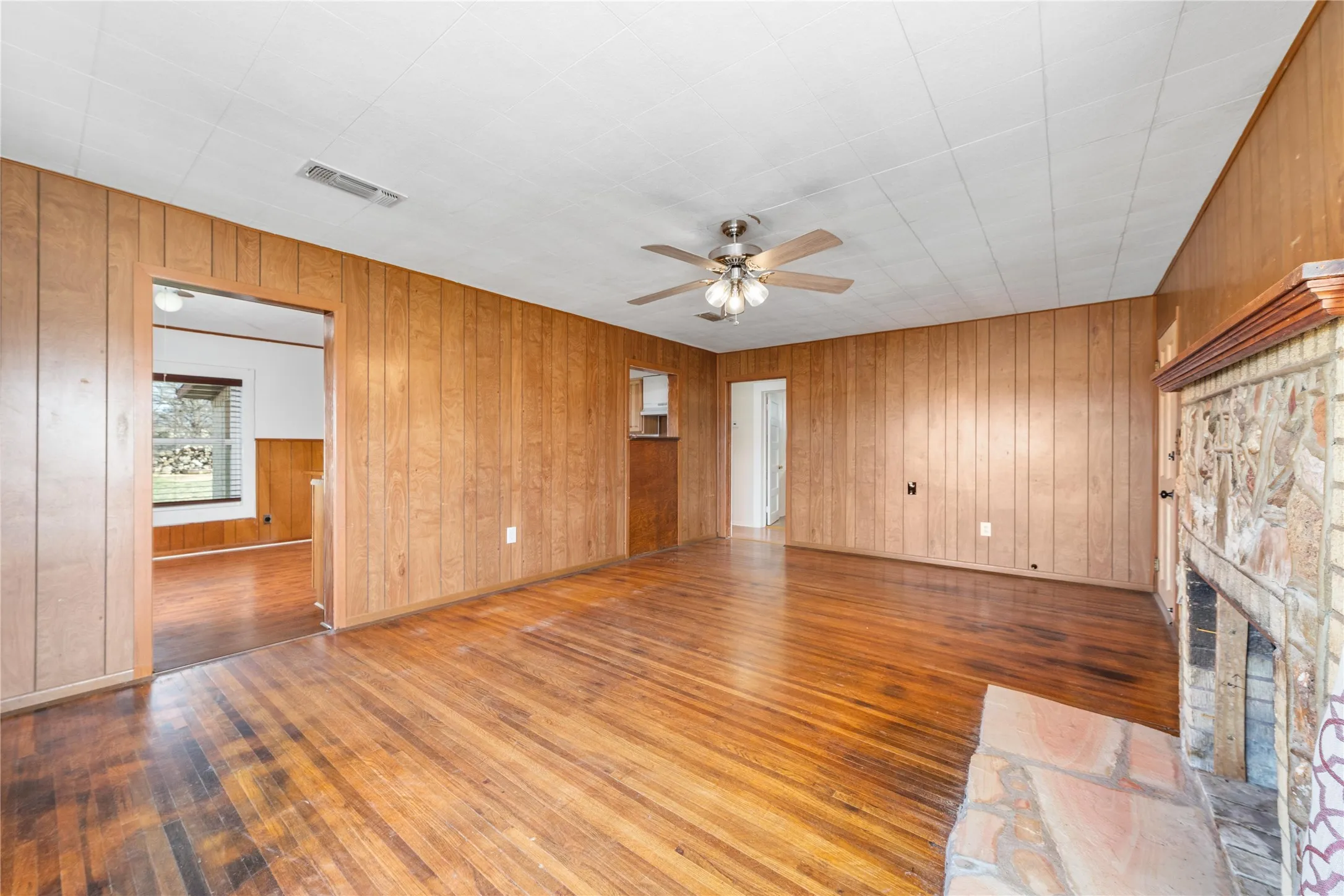 Single Family Residence For Sale in Brown County , 9224 Highway 279, Brownwood, Texas 76801, 2 Bedroom, 1 Bathroom, 2 Garage spaces, 1,254 Sqft, built in 0, mls#21298541, Real Estate Agent in Brownwood, Homes For Sale in Brown county, Homes For Sale in Brownwood, Realtor in Brownwood Texas, Real Estate Brokerage Independent Realty Texas, Luminita Cordes Realtor