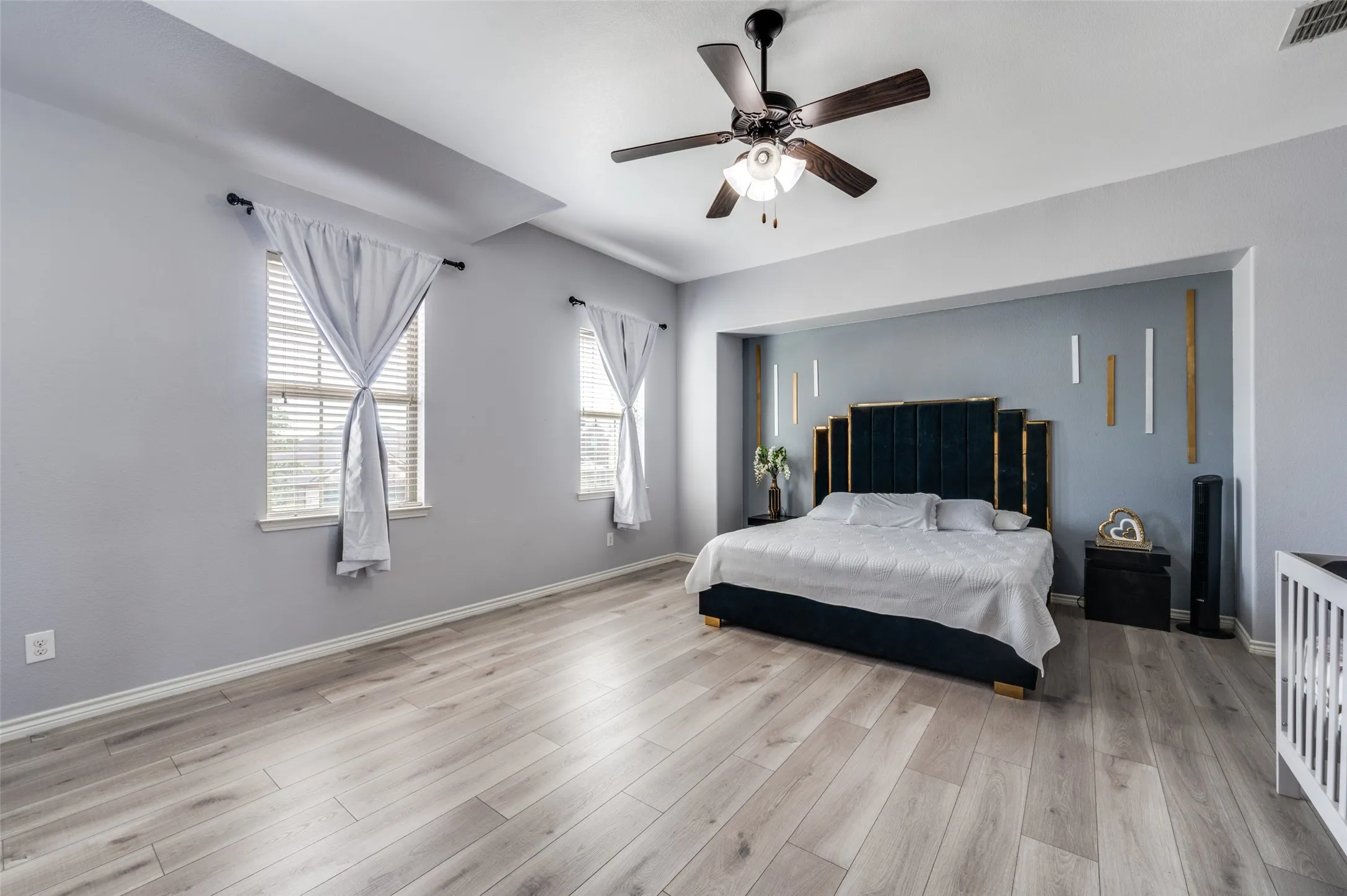 Single Family Residence For Sale in Denton County , 11705 Yarmouth Lane, Frisco, Texas 75036, 3 Bedroom, 3 Bathroom, 2 Garage spaces, 2,574 Sqft, built in 2013, mls#21295904, Real Estate Agent in Frisco, Homes For Sale in Denton county, Homes For Sale in Frisco, Realtor in Frisco Texas, Real Estate Brokerage Independent Realty Texas, Luminita Cordes Realtor