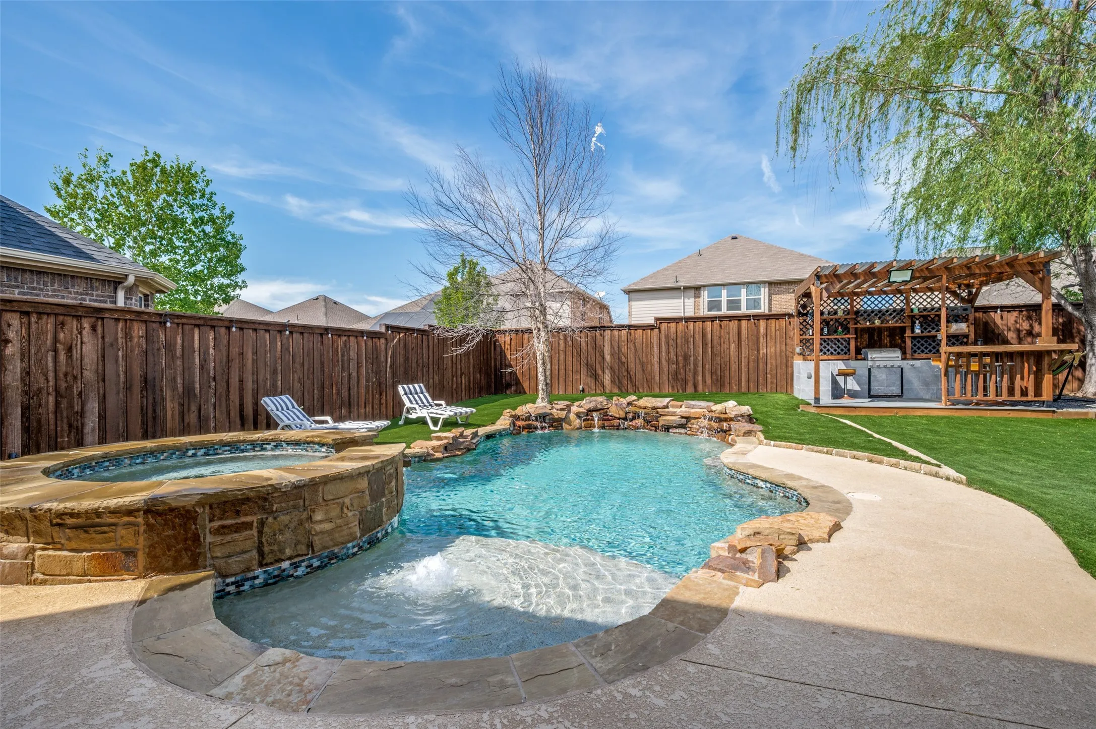 Single Family Residence For Sale in Denton County , 11705 Yarmouth Lane, Frisco, Texas 75036, 3 Bedroom, 3 Bathroom, 2 Garage spaces, 2,574 Sqft, built in 2013, mls#21295904, Real Estate Agent in Frisco, Homes For Sale in Denton county, Homes For Sale in Frisco, Realtor in Frisco Texas, Real Estate Brokerage Independent Realty Texas, Luminita Cordes Realtor