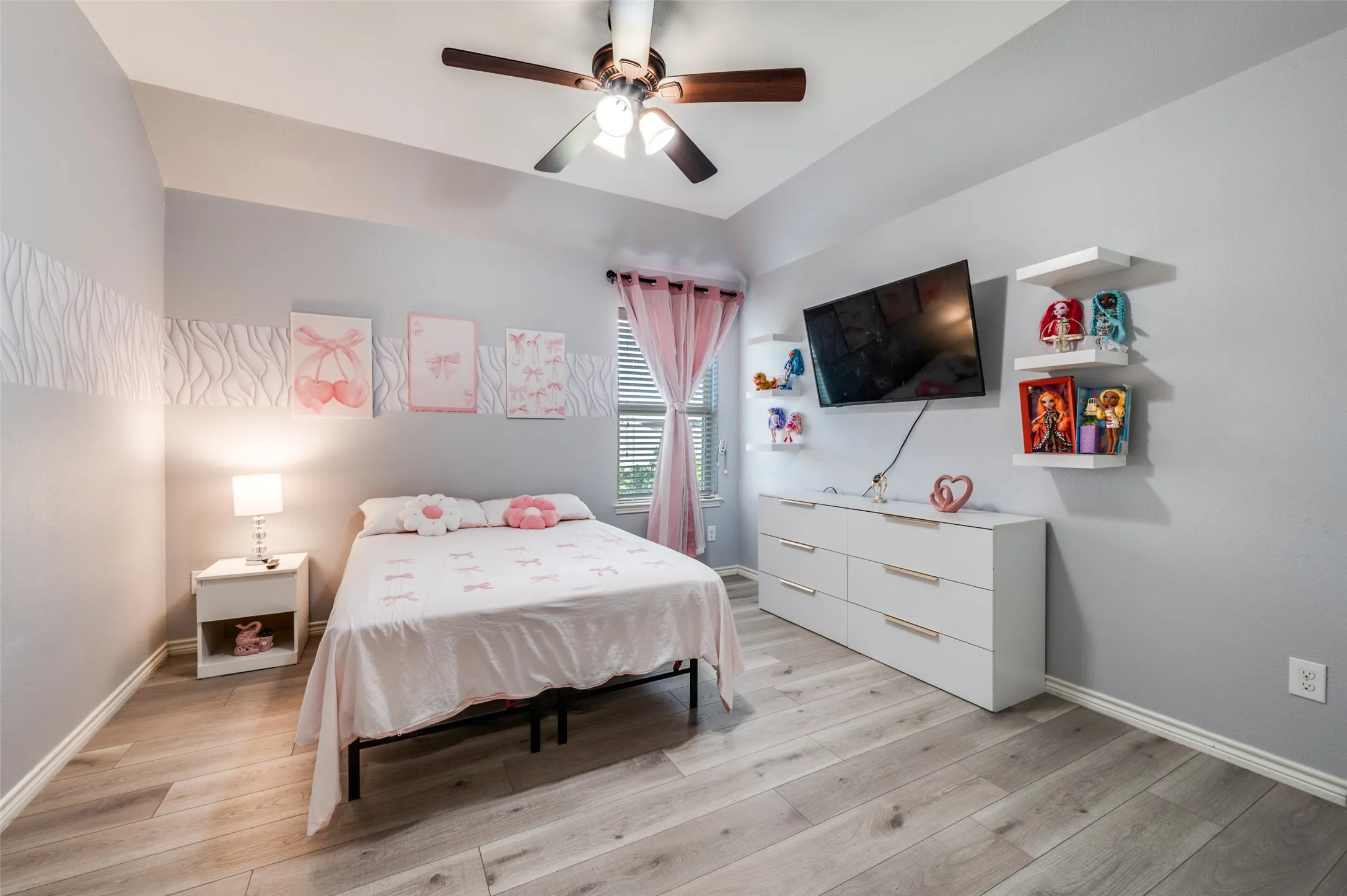 Single Family Residence For Sale in Denton County , 11705 Yarmouth Lane, Frisco, Texas 75036, 3 Bedroom, 3 Bathroom, 2 Garage spaces, 2,574 Sqft, built in 2013, mls#21295904, Real Estate Agent in Frisco, Homes For Sale in Denton county, Homes For Sale in Frisco, Realtor in Frisco Texas, Real Estate Brokerage Independent Realty Texas, Luminita Cordes Realtor