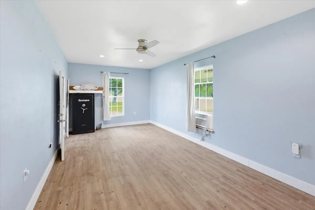 Single Family Residence For Sale in Mc Lennan County , 2207 Southwinds Drive, Lorena, Texas 76655, 4 Bedroom, 3 Bathroom, 2 Garage spaces, 1,636 Sqft, built in 1983, mls#21297900, Real Estate Agent in Lorena, Homes For Sale in Mc Lennan county, Homes For Sale in Lorena, Realtor in Lorena Texas, Real Estate Brokerage Independent Realty Texas, Luminita Cordes Realtor